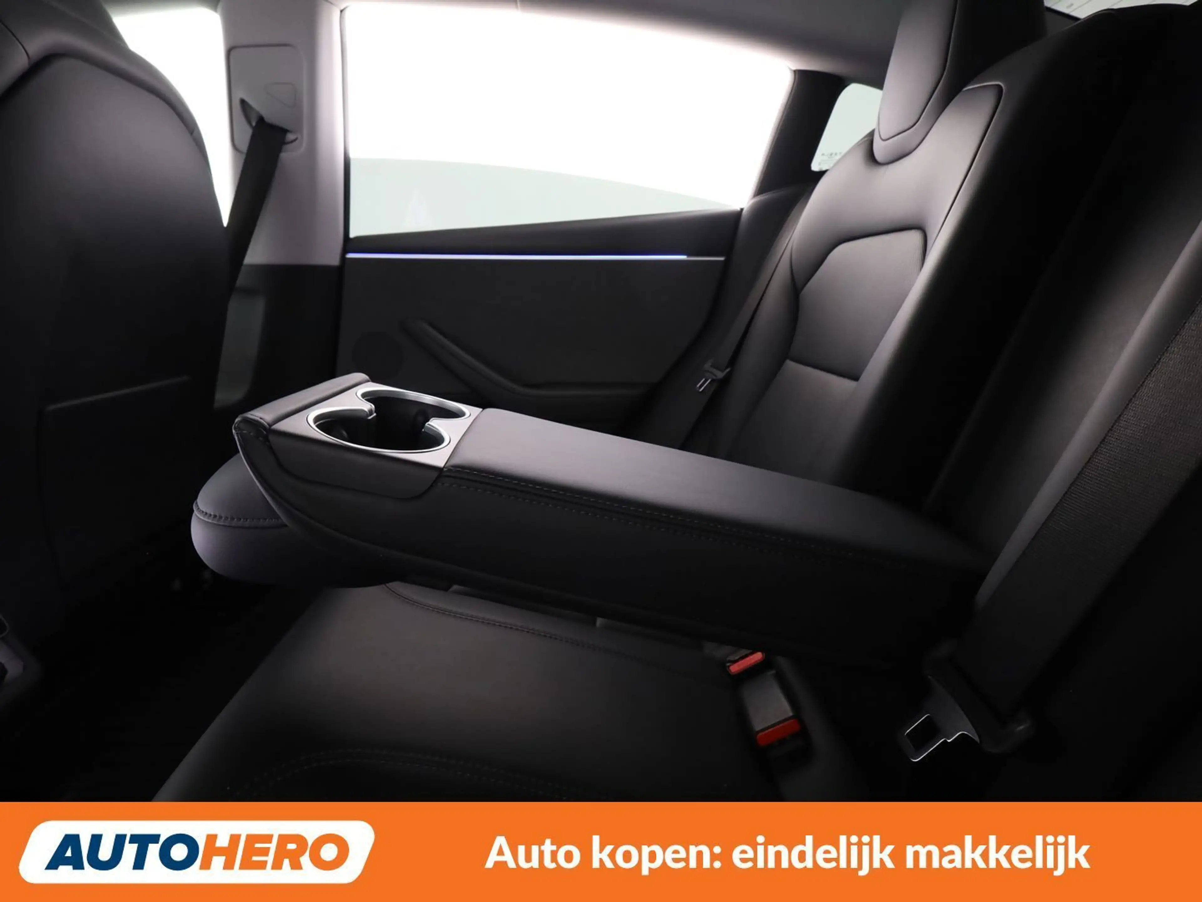 Tesla Model 3 Standard Range — photo 28