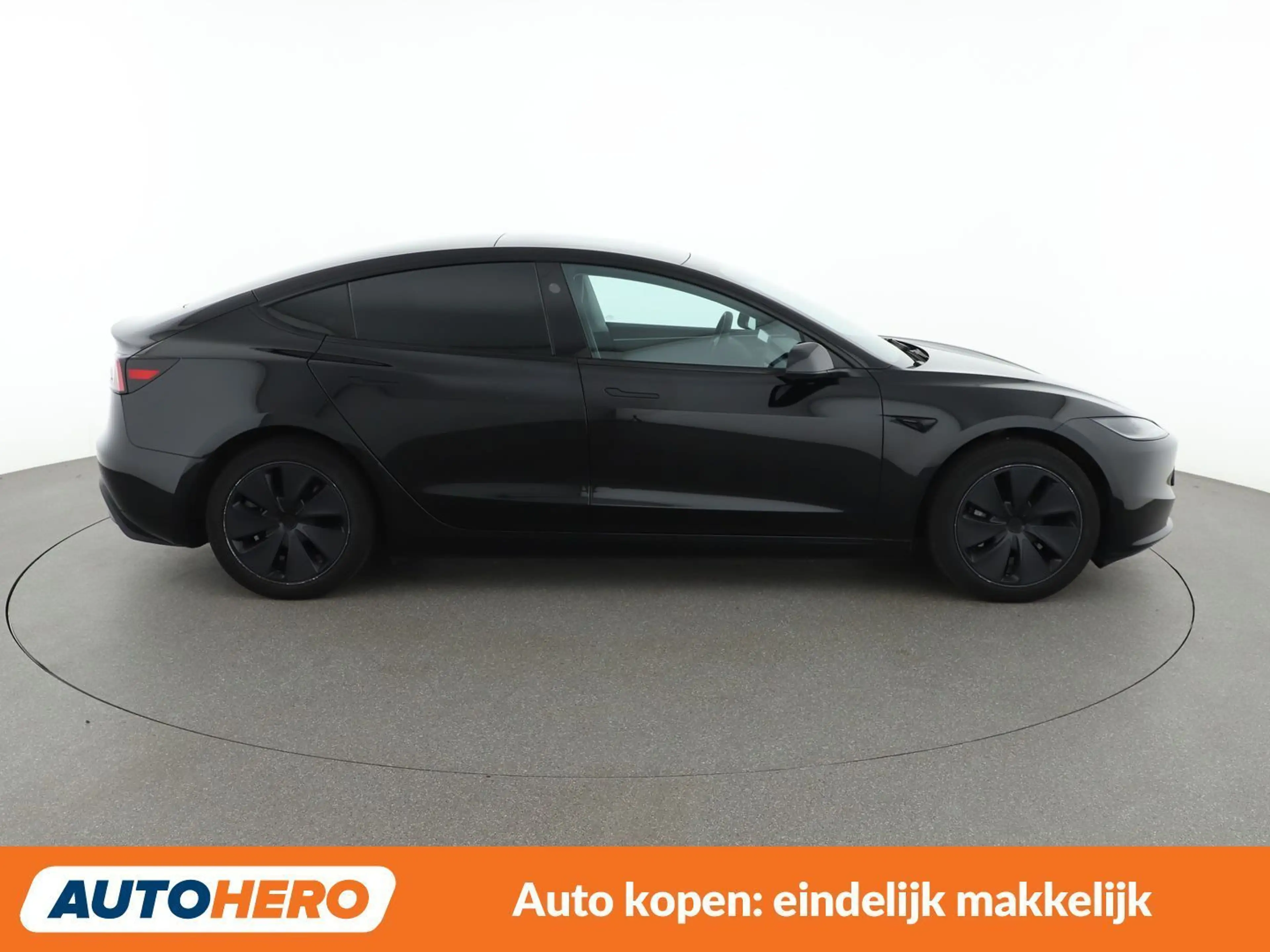 Tesla Model 3 Standard Range — photo 7