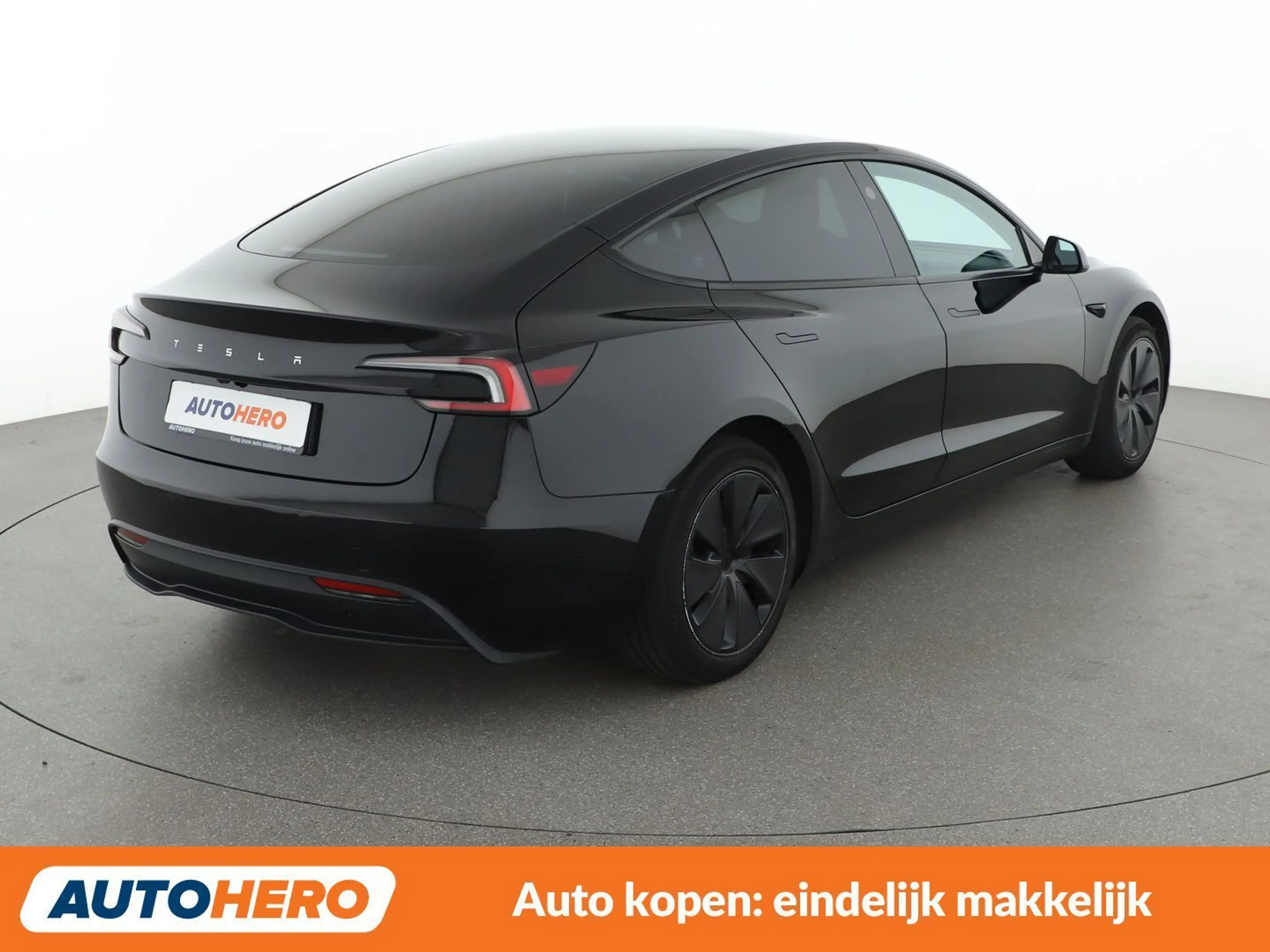 Tesla Model 3 Standard Range — photo 6