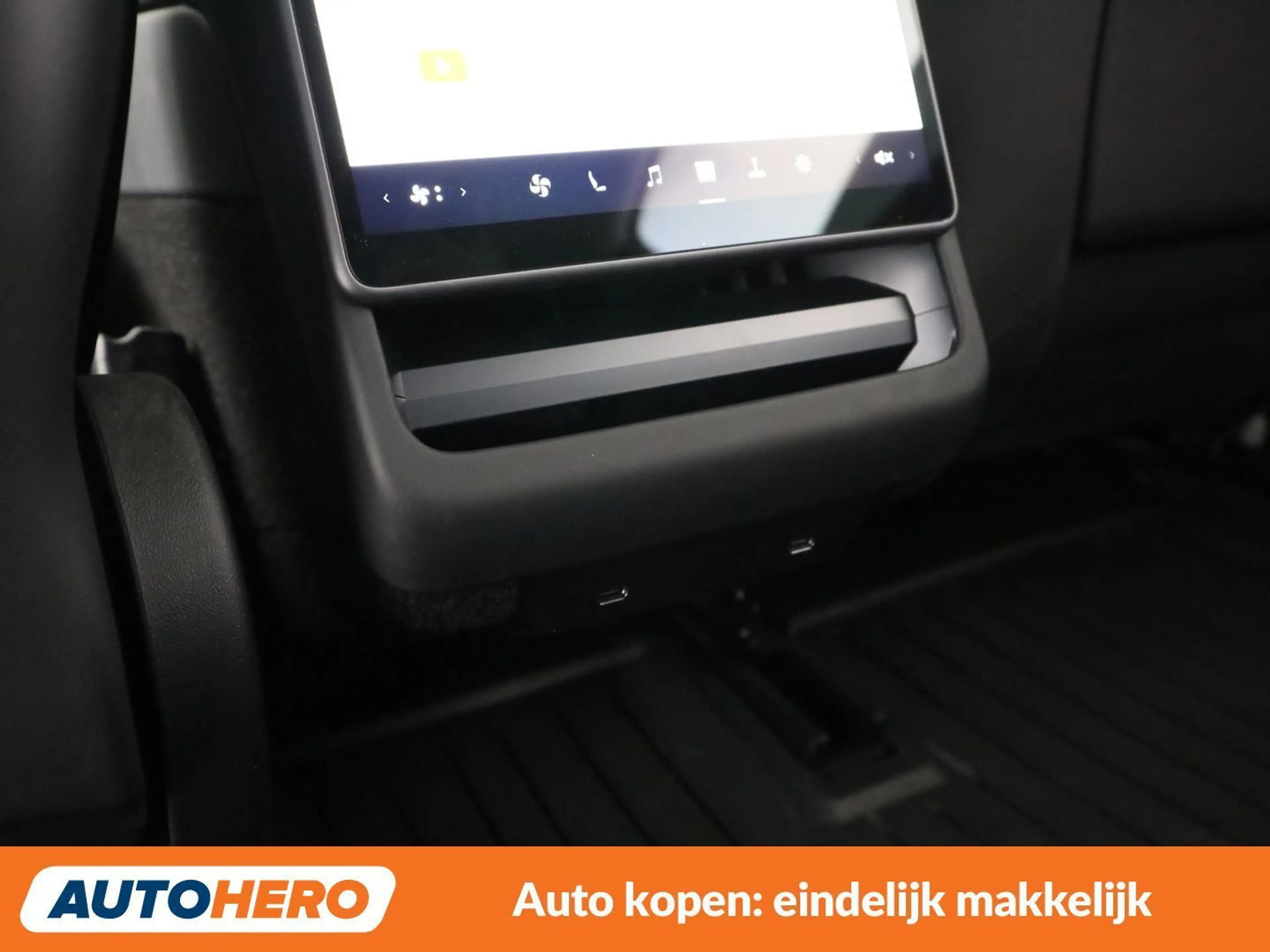 Tesla Model 3 Standard Range — photo 27