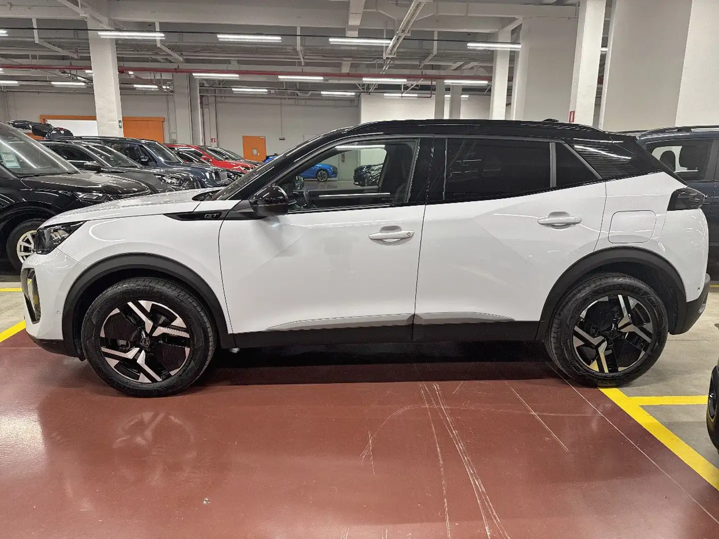 Peugeot 2008 BlueHDi 130 EAT8 GT S/S White - 2