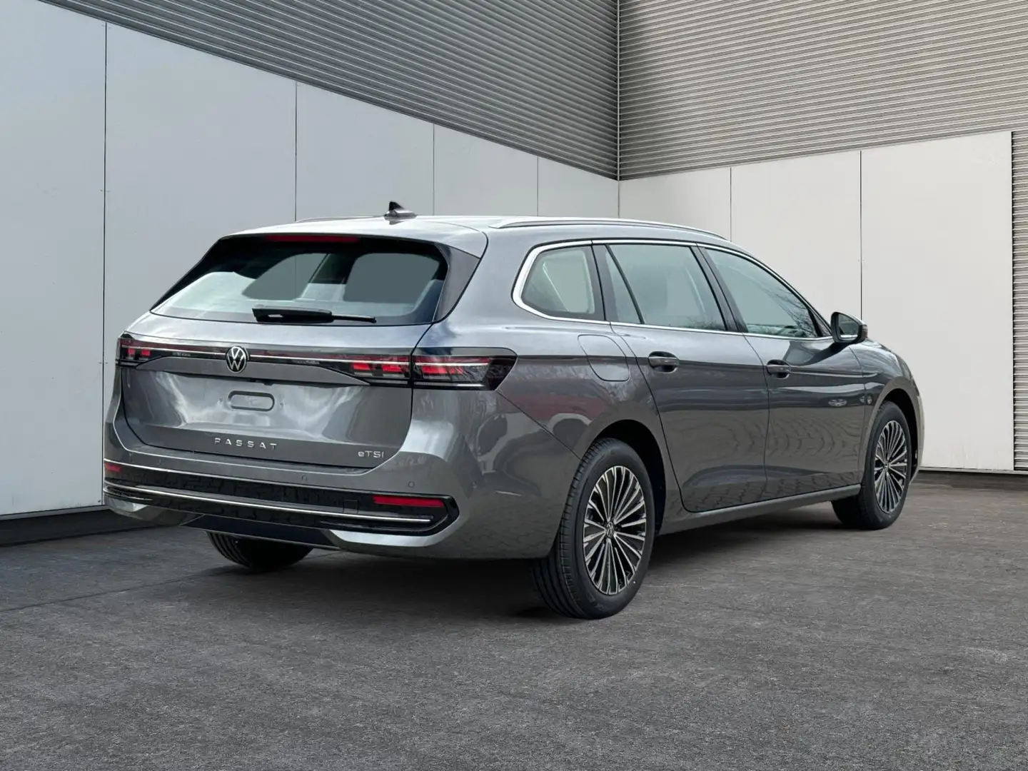 Volkswagen Passat Variant Elegance DSG+NAVI+MATRIX+MASSAGE+ACC+KAMERA 1.5... Grau - 2