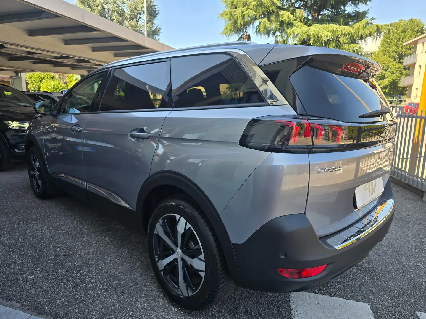 Peugeot 5008 1.5 Bluehdi 130cv EAT8 ALLURE / 7 POSTI Gris - 2