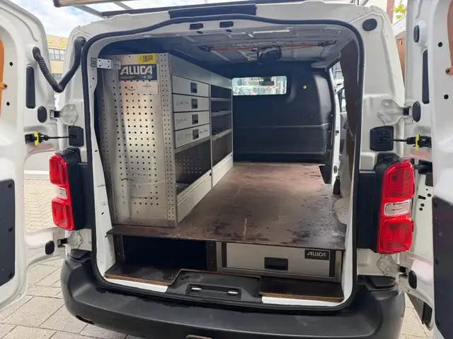Peugeot Expert view 15