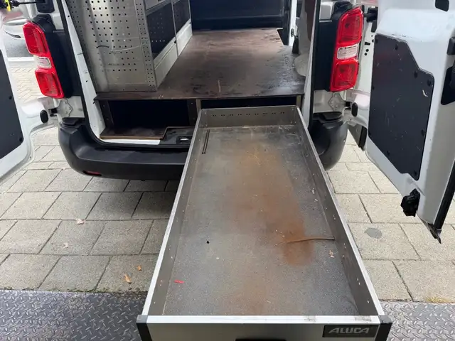 Peugeot Expert view 16