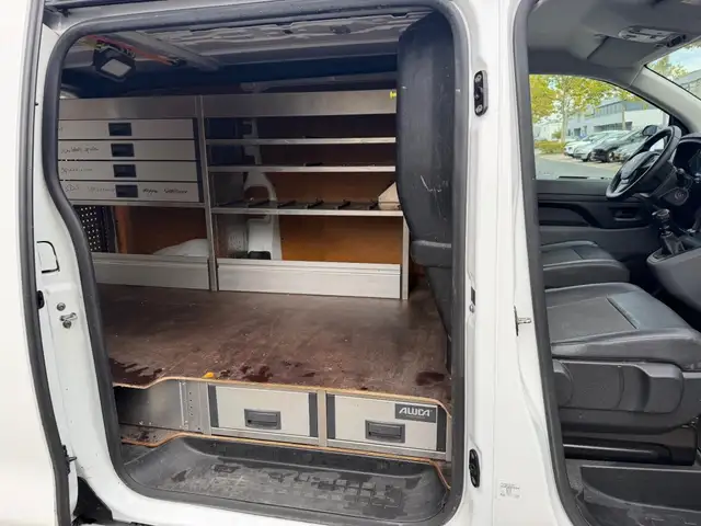 Peugeot Expert view 14