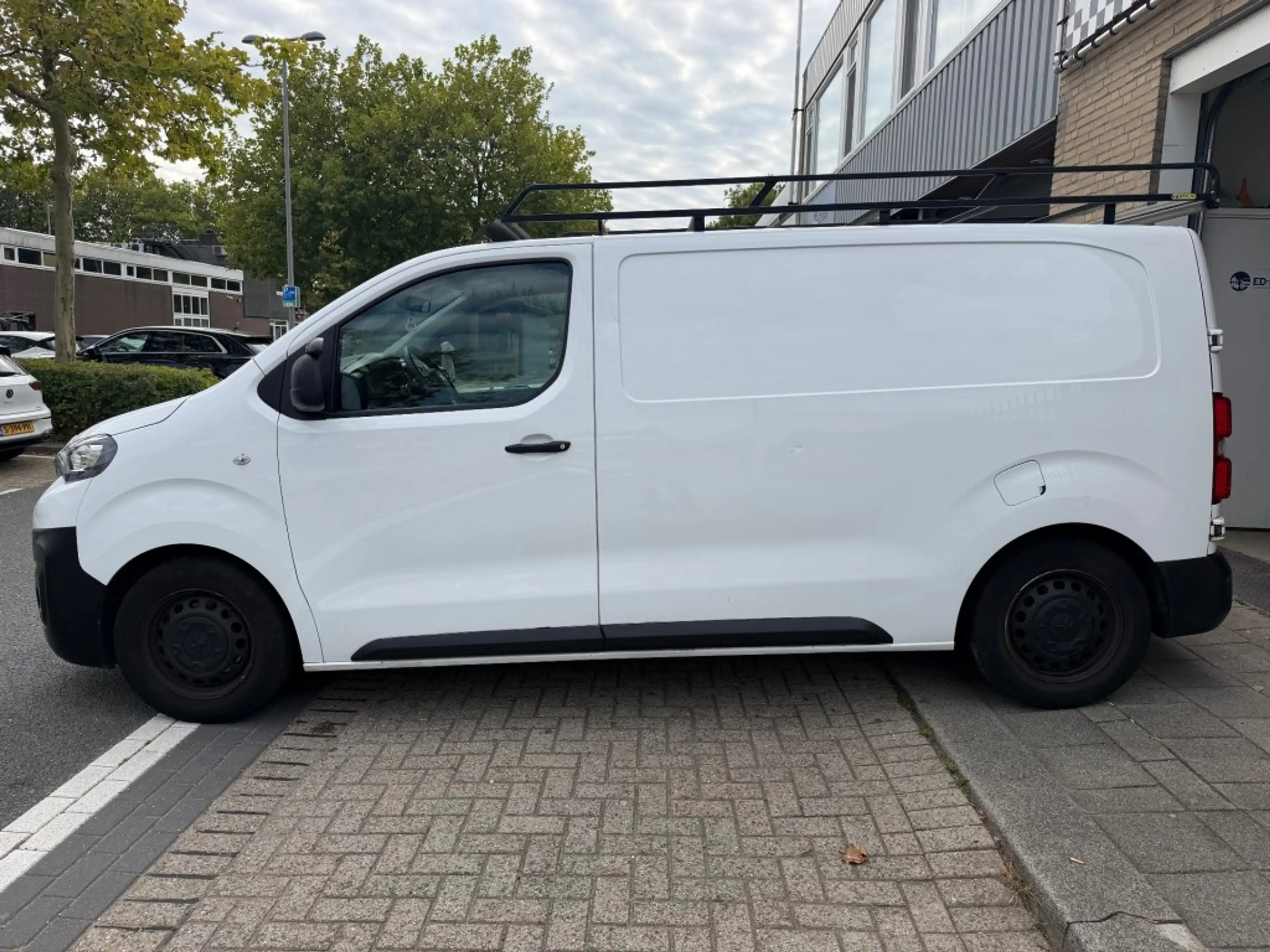 Peugeot Expert 1.5 BlueHDI 100 Standard Premium NAP APK — photo 12