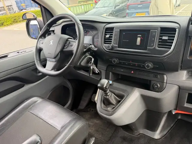 Peugeot Expert view 2
