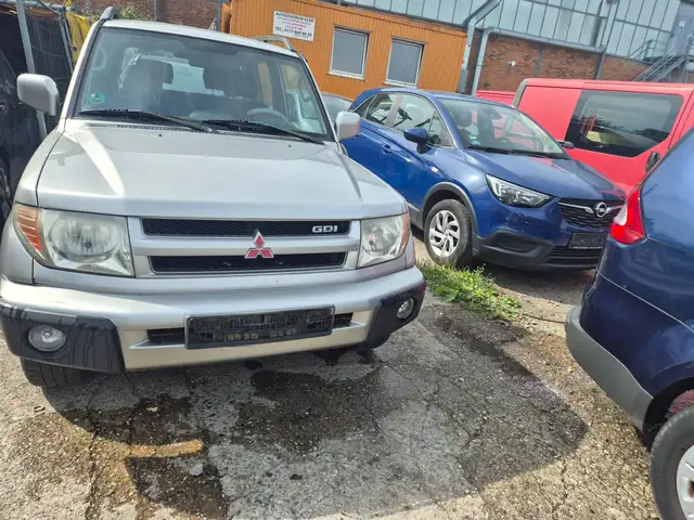 Mitsubishi Pajero Pinin Pajero Pinin  3-Türer 2.0 GDI Styling