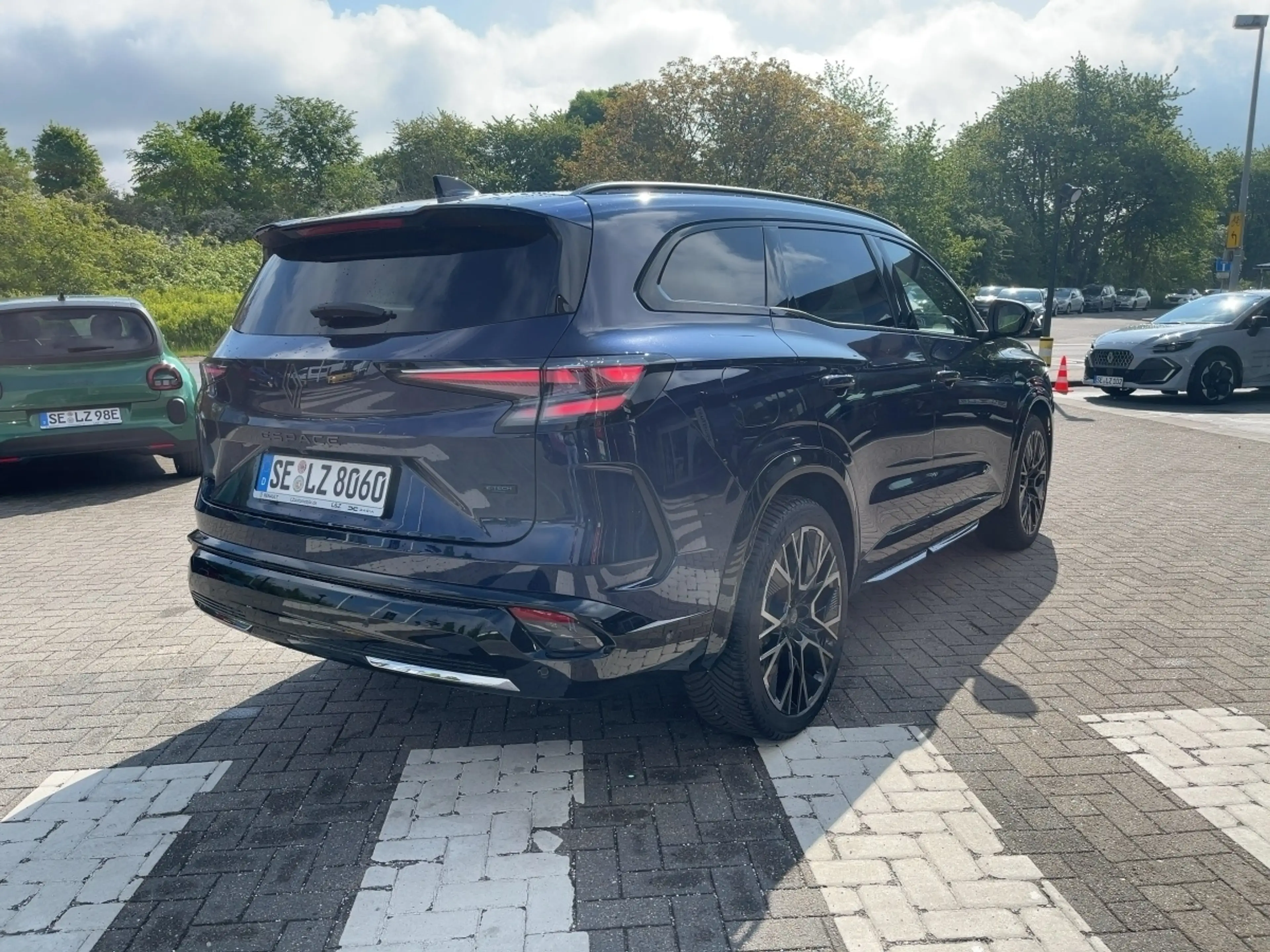 Renault Espace 6 Esprit Alpine Full Hybrid E-Tech 200 — photo 4