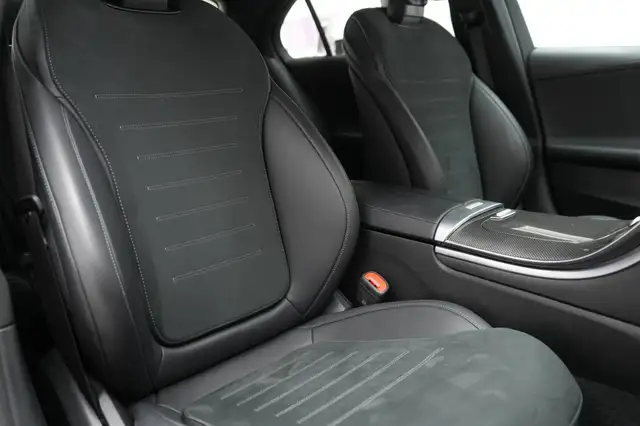 Mercedes-Benz C-Class view 9