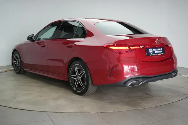 Mercedes-Benz C-Class view 4