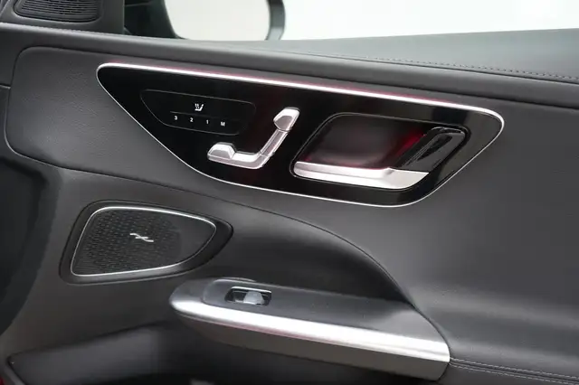 Mercedes-Benz C-Class view 10