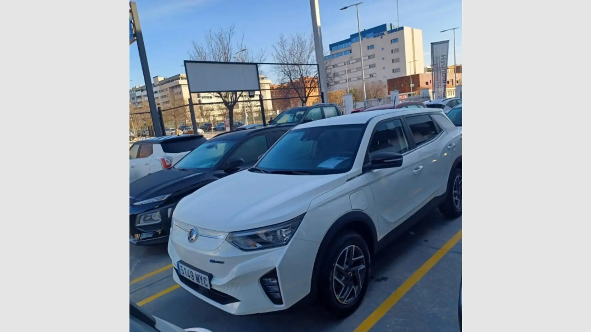 SsangYong Korando e-motion Urban Bílá - 1