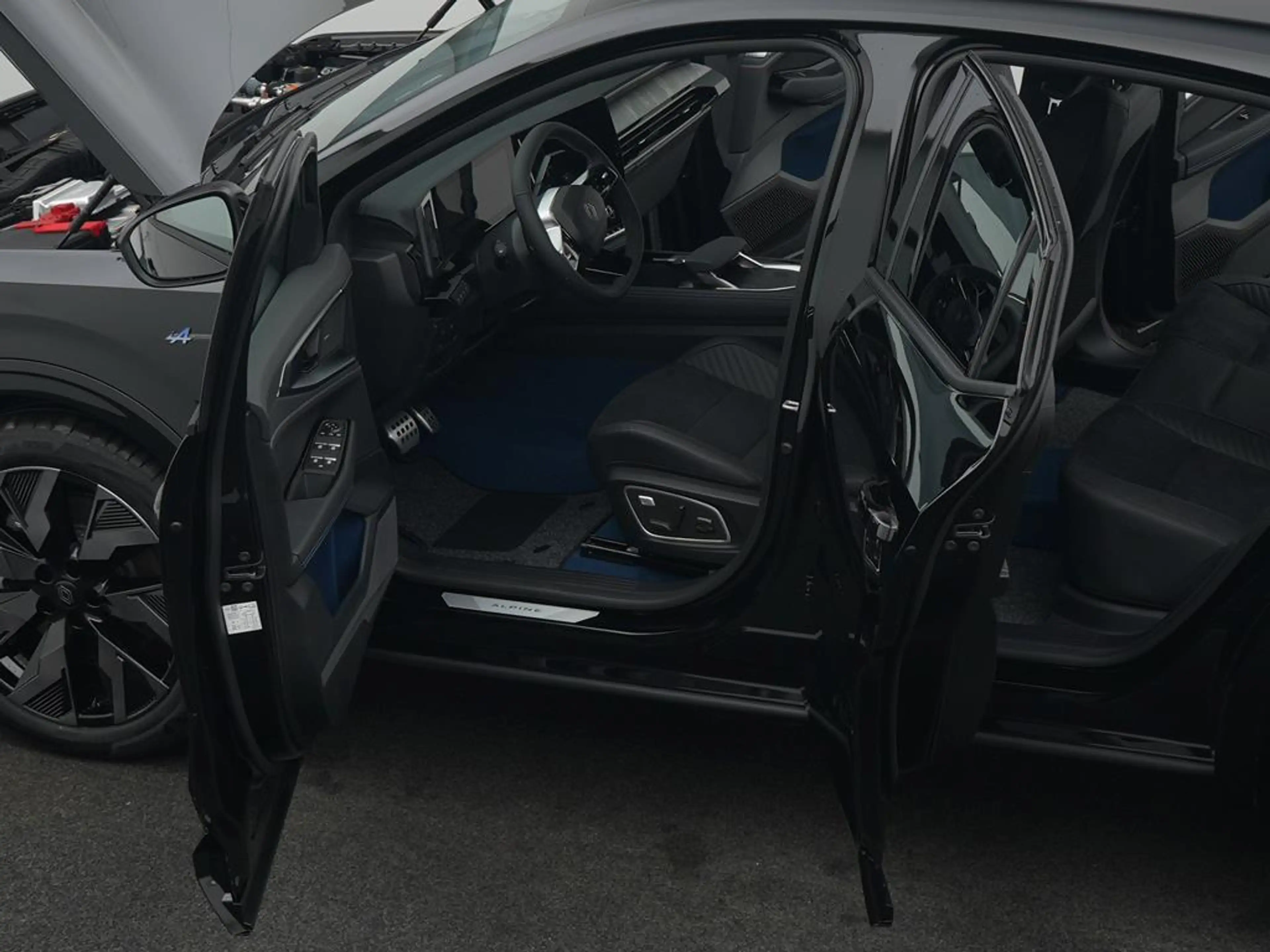 Renault Rafale Esprit Alpine E-Tech Plug in Hybrid 300 4x4 — photo 14