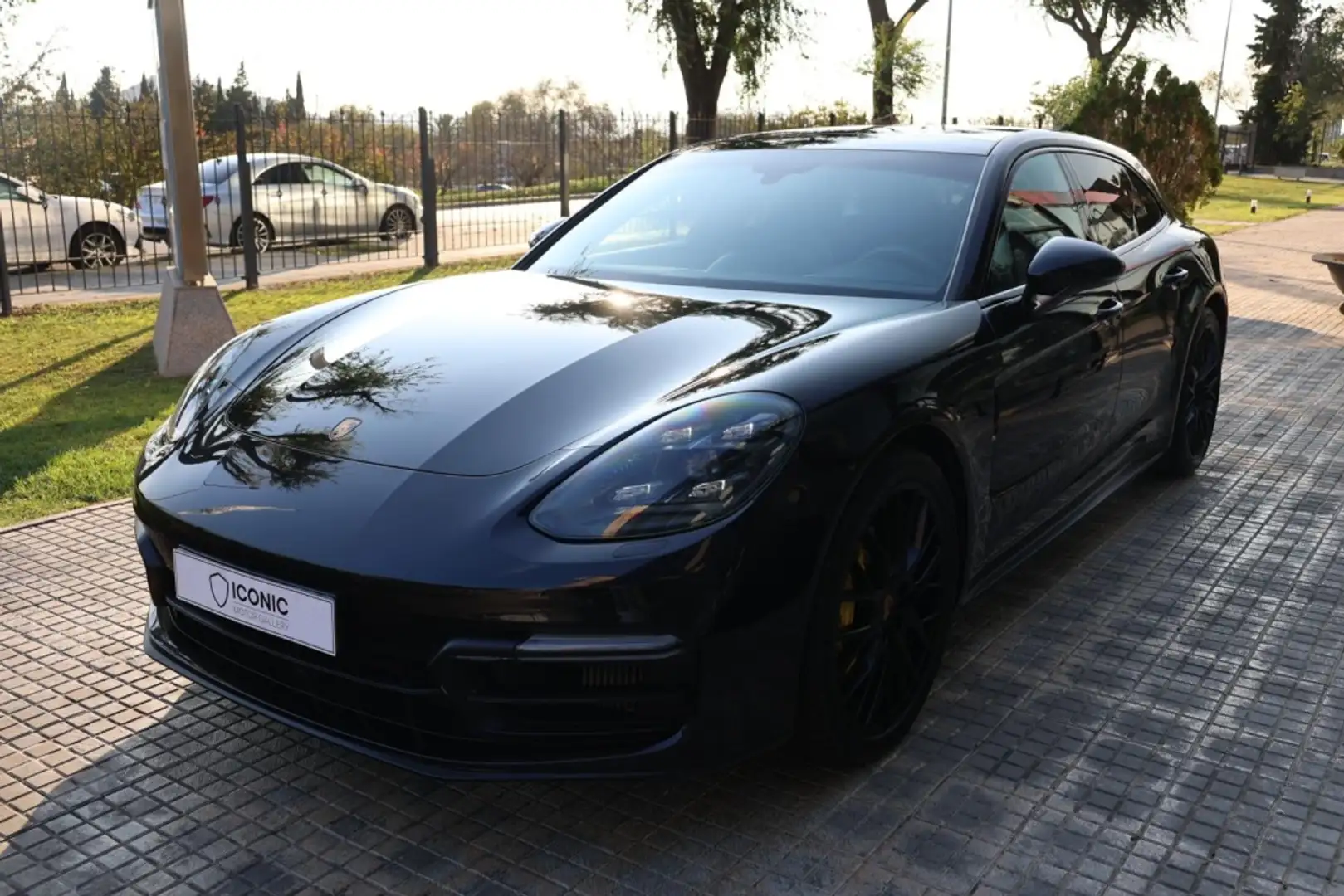 Porsche Panamera GTS Sport Turismo Negro - 2