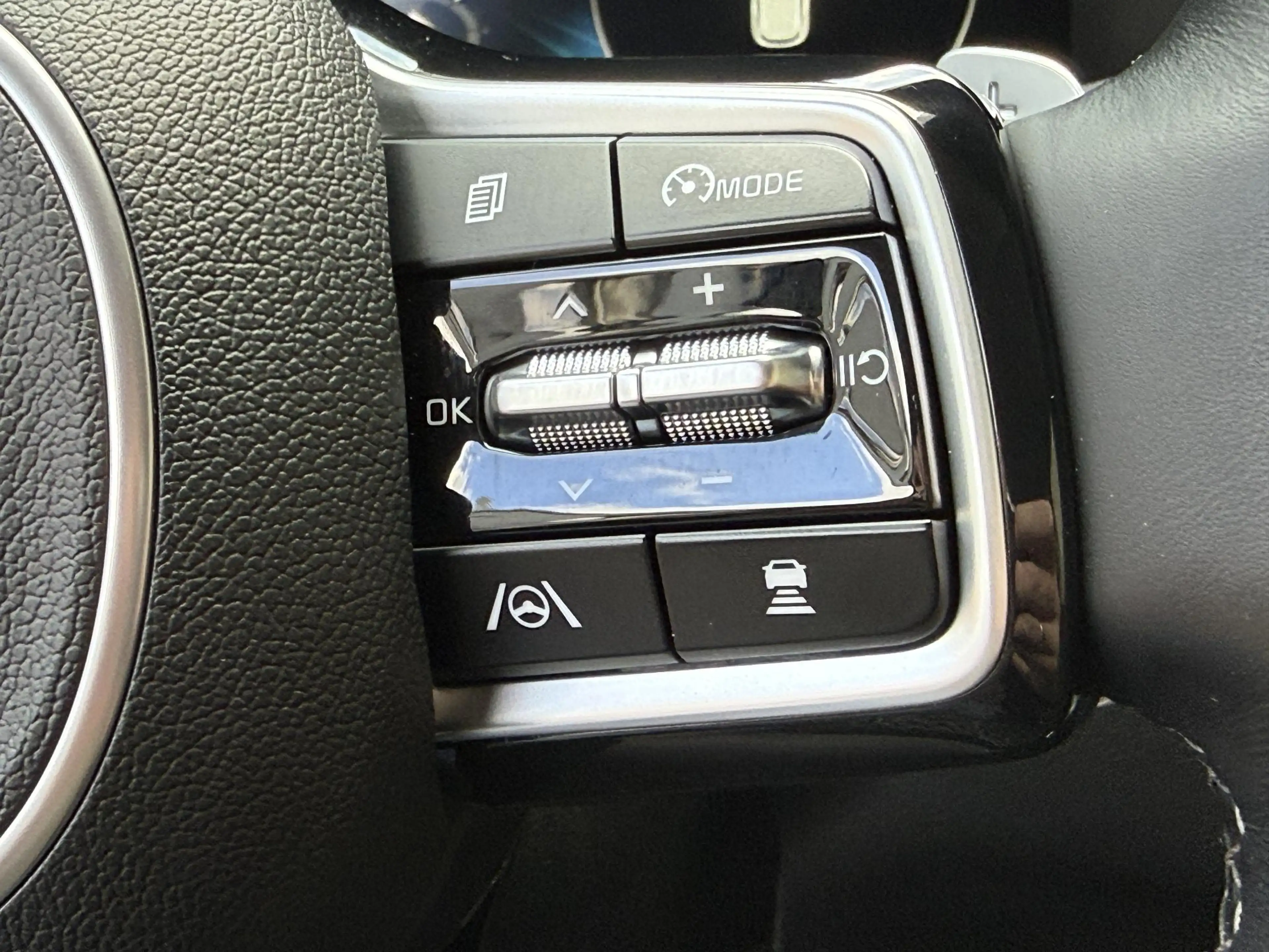 Kia Sorento 1.6 T-GDI Plug-in Hybrid 4WD DynamicPlusLine | 7-p — photo 27