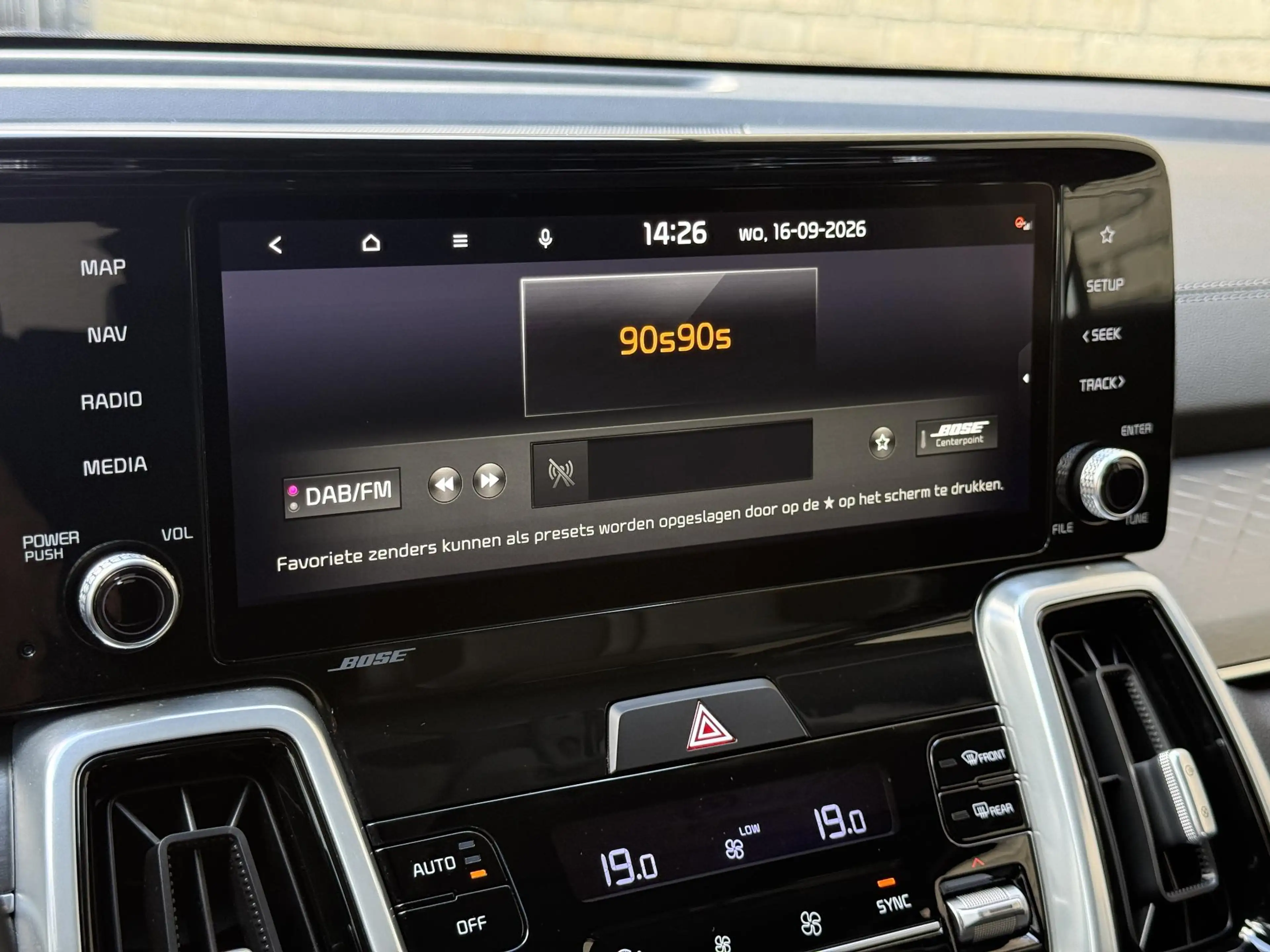 Kia Sorento 1.6 T-GDI Plug-in Hybrid 4WD DynamicPlusLine | 7-p — photo 11