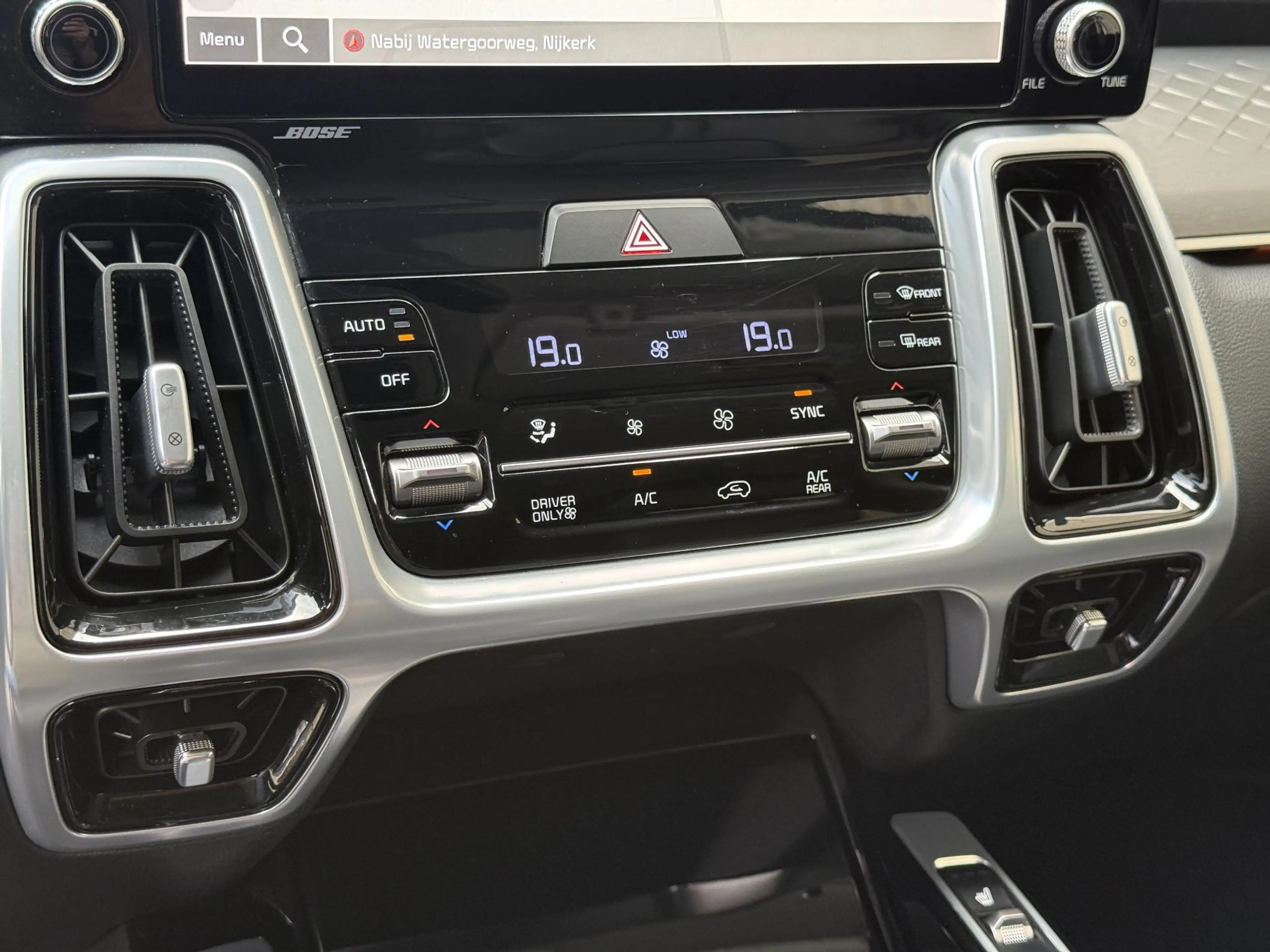 Kia Sorento 1.6 T-GDI Plug-in Hybrid 4WD DynamicPlusLine | 7-p — photo 30