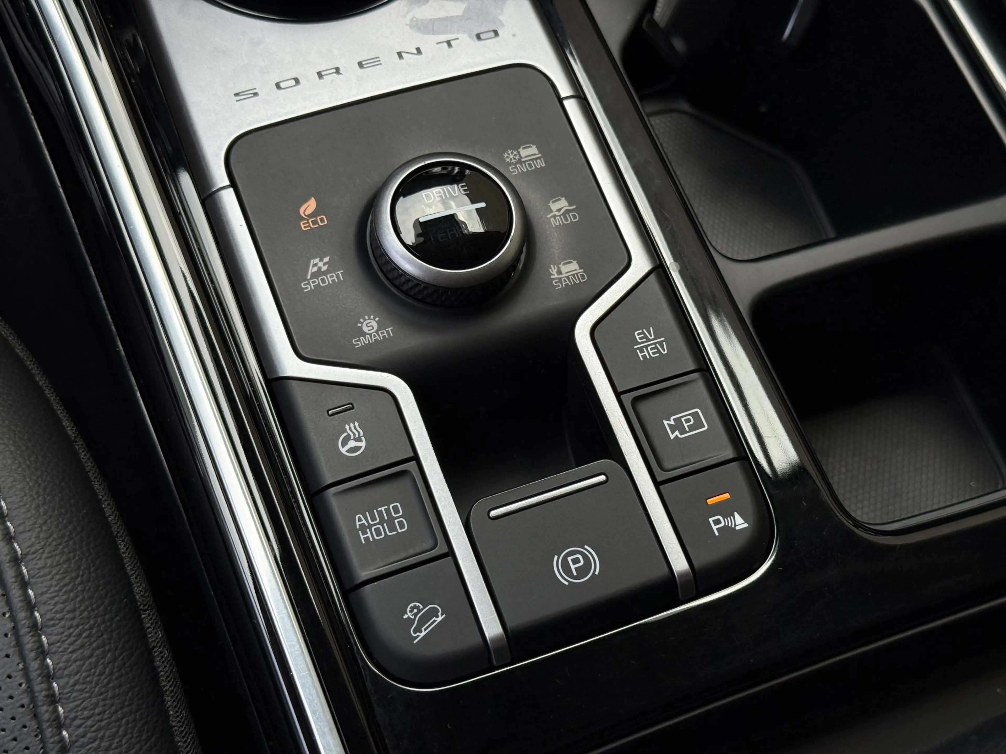 Kia Sorento 1.6 T-GDI Plug-in Hybrid 4WD DynamicPlusLine | 7-p — photo 28