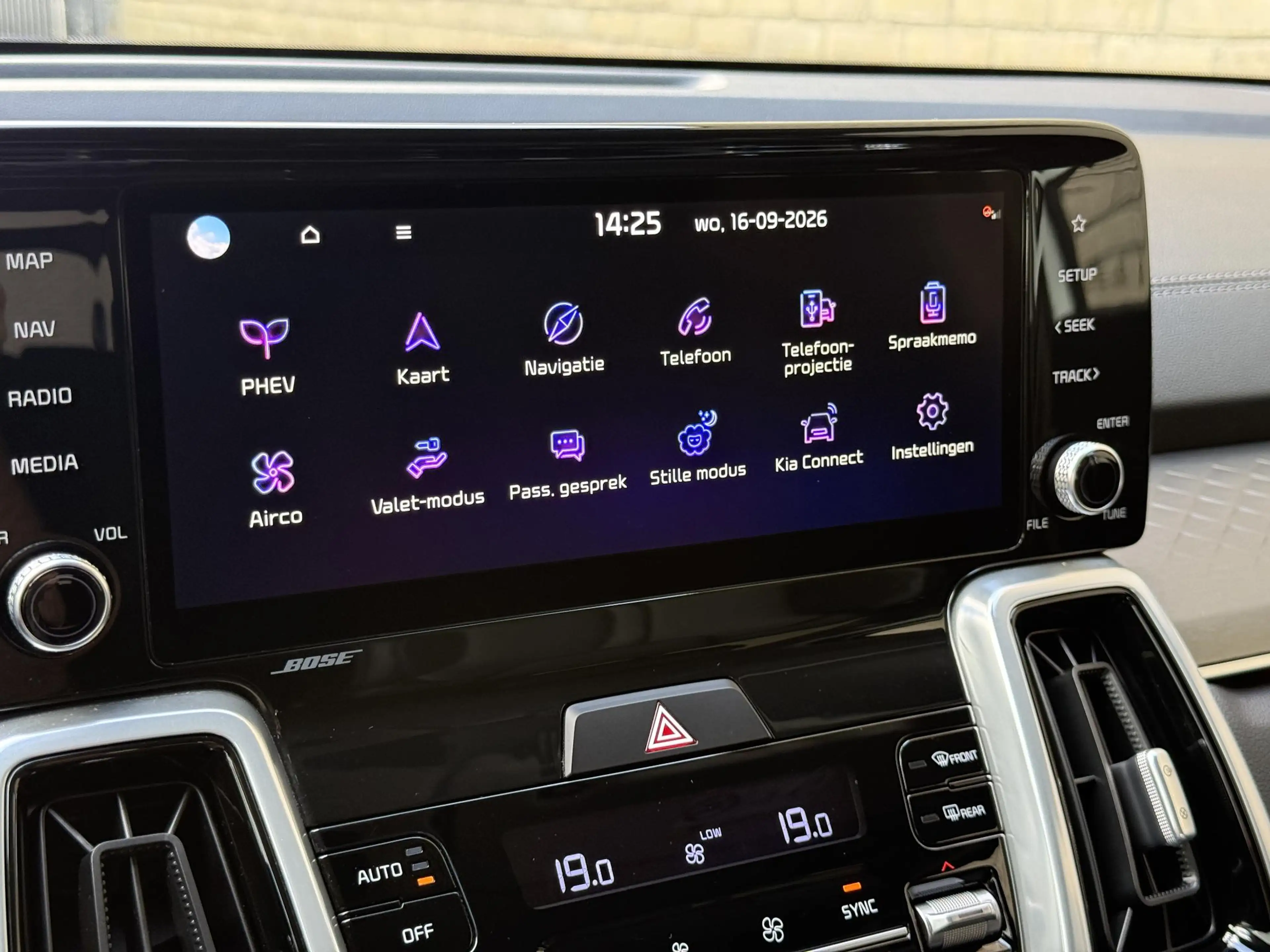 Kia Sorento 1.6 T-GDI Plug-in Hybrid 4WD DynamicPlusLine | 7-p — photo 9