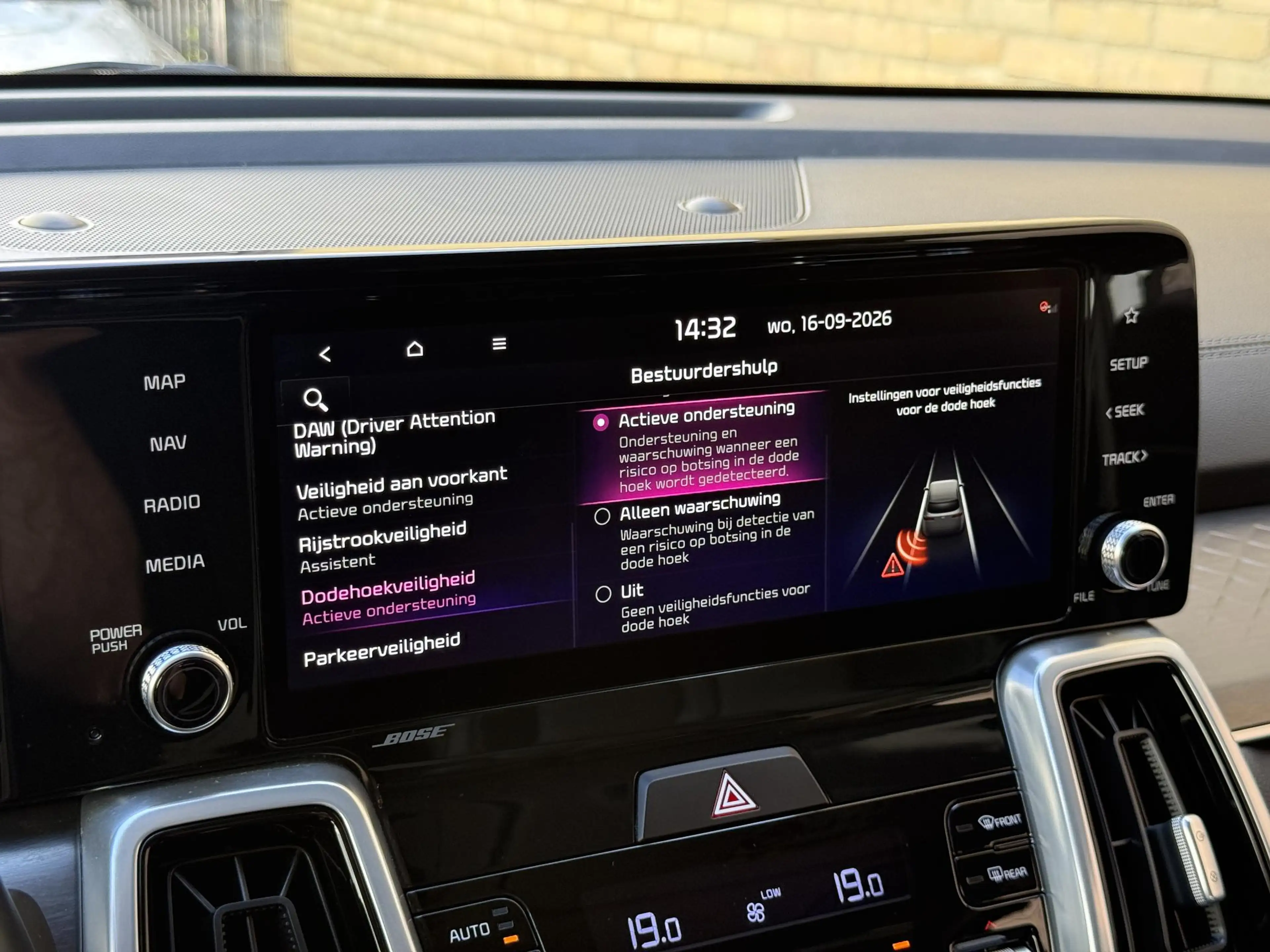Kia Sorento 1.6 T-GDI Plug-in Hybrid 4WD DynamicPlusLine | 7-p — photo 12