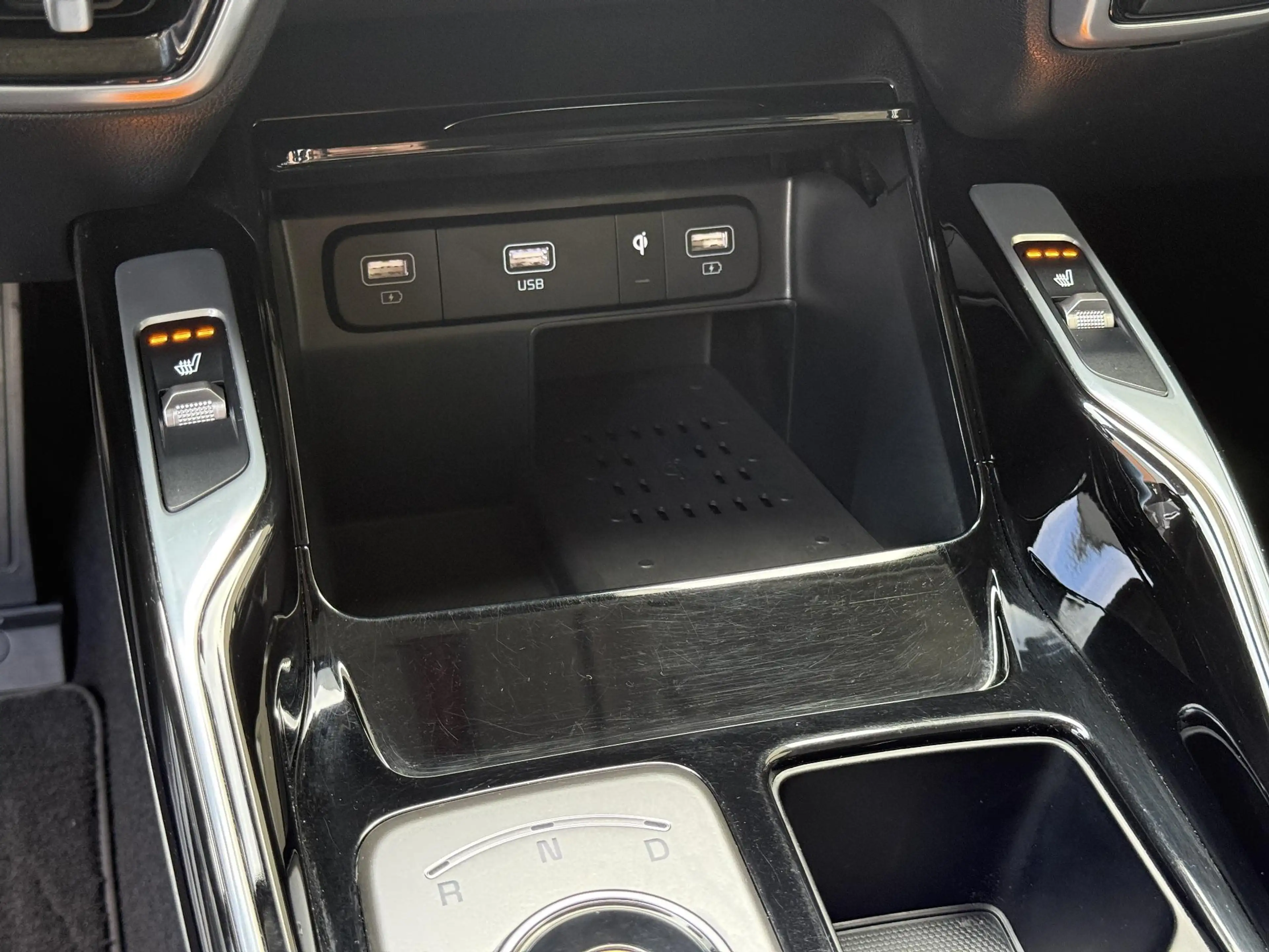 Kia Sorento 1.6 T-GDI Plug-in Hybrid 4WD DynamicPlusLine | 7-p — photo 29