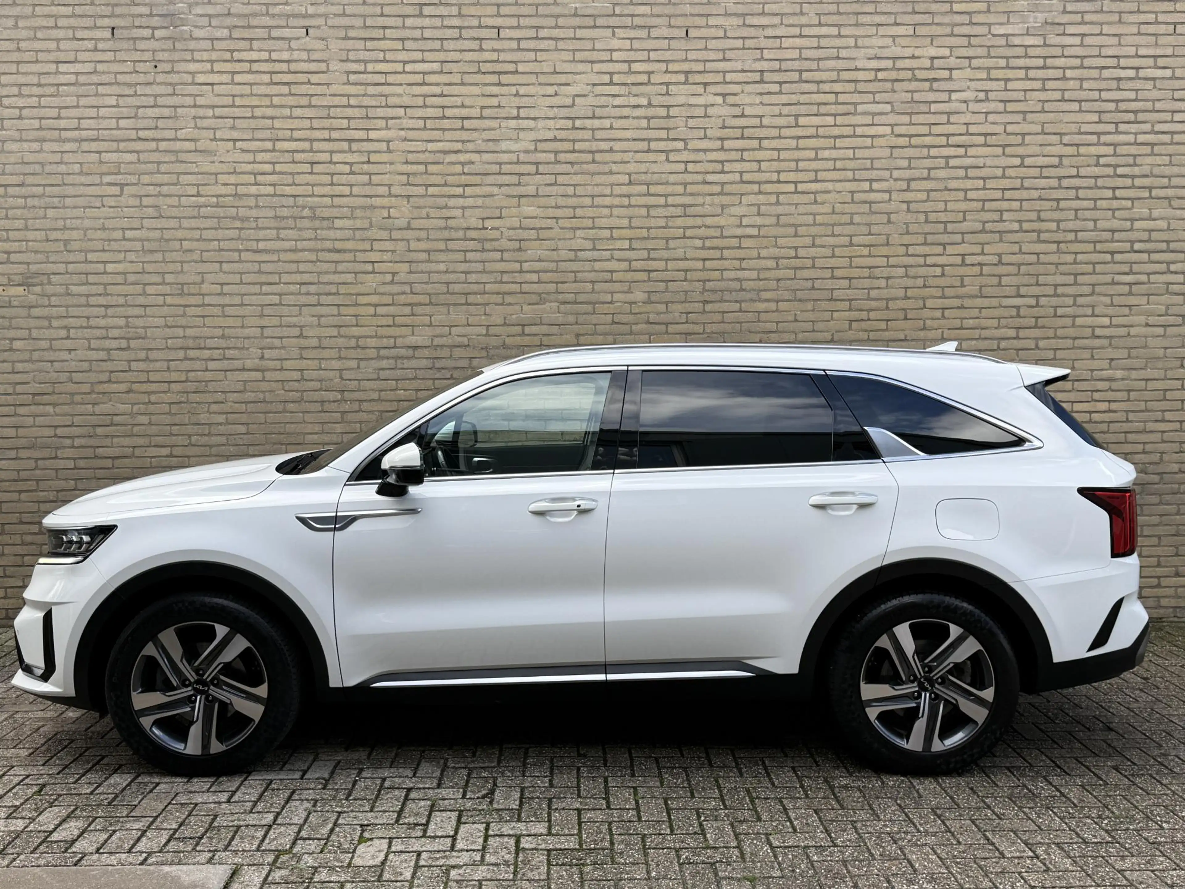 Kia Sorento 1.6 T-GDI Plug-in Hybrid 4WD DynamicPlusLine | 7-p — photo 34