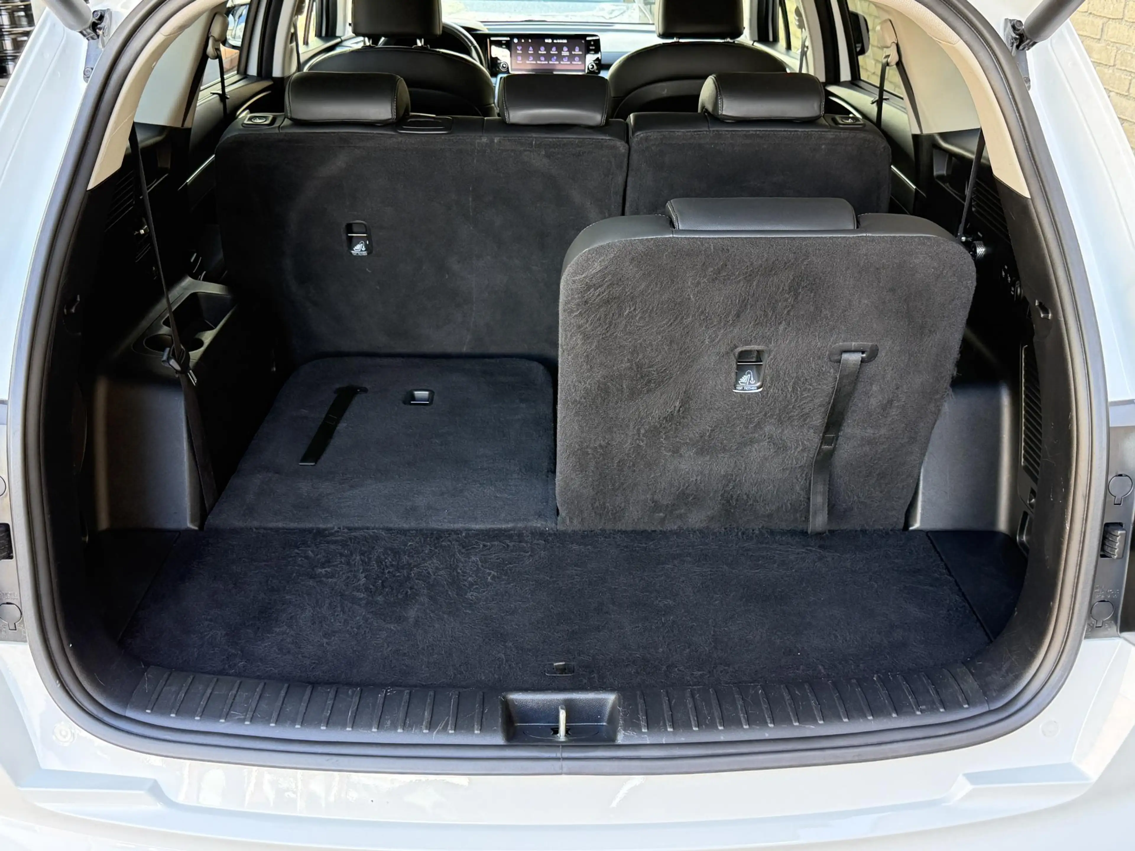 Kia Sorento 1.6 T-GDI Plug-in Hybrid 4WD DynamicPlusLine | 7-p — photo 23