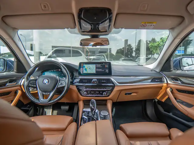 BMW 5 Series view 3