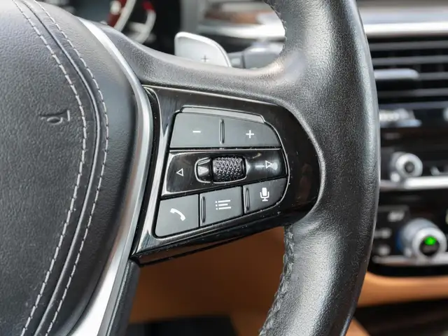 BMW 5 Series view 28