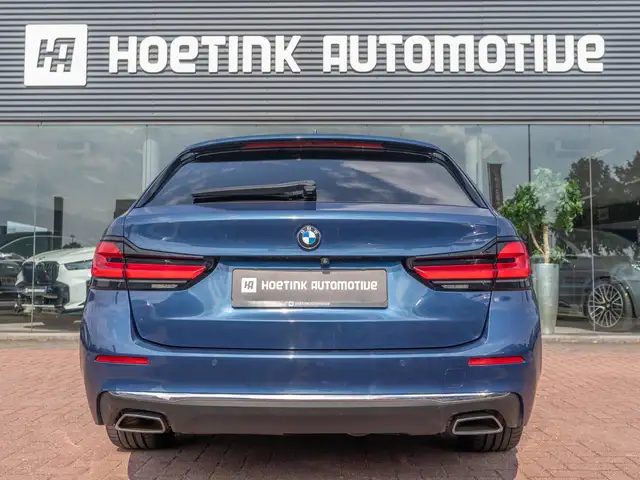 BMW 5 Series view 10