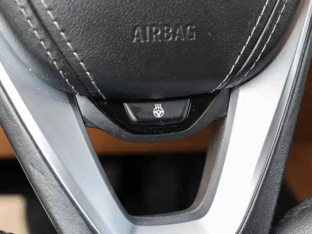 BMW 5 Series view 29