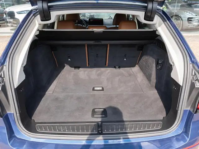 BMW 5 Series view 22