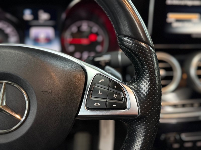 Mercedes-Benz C 250 AMG Line  /  4Matic — photo 15
