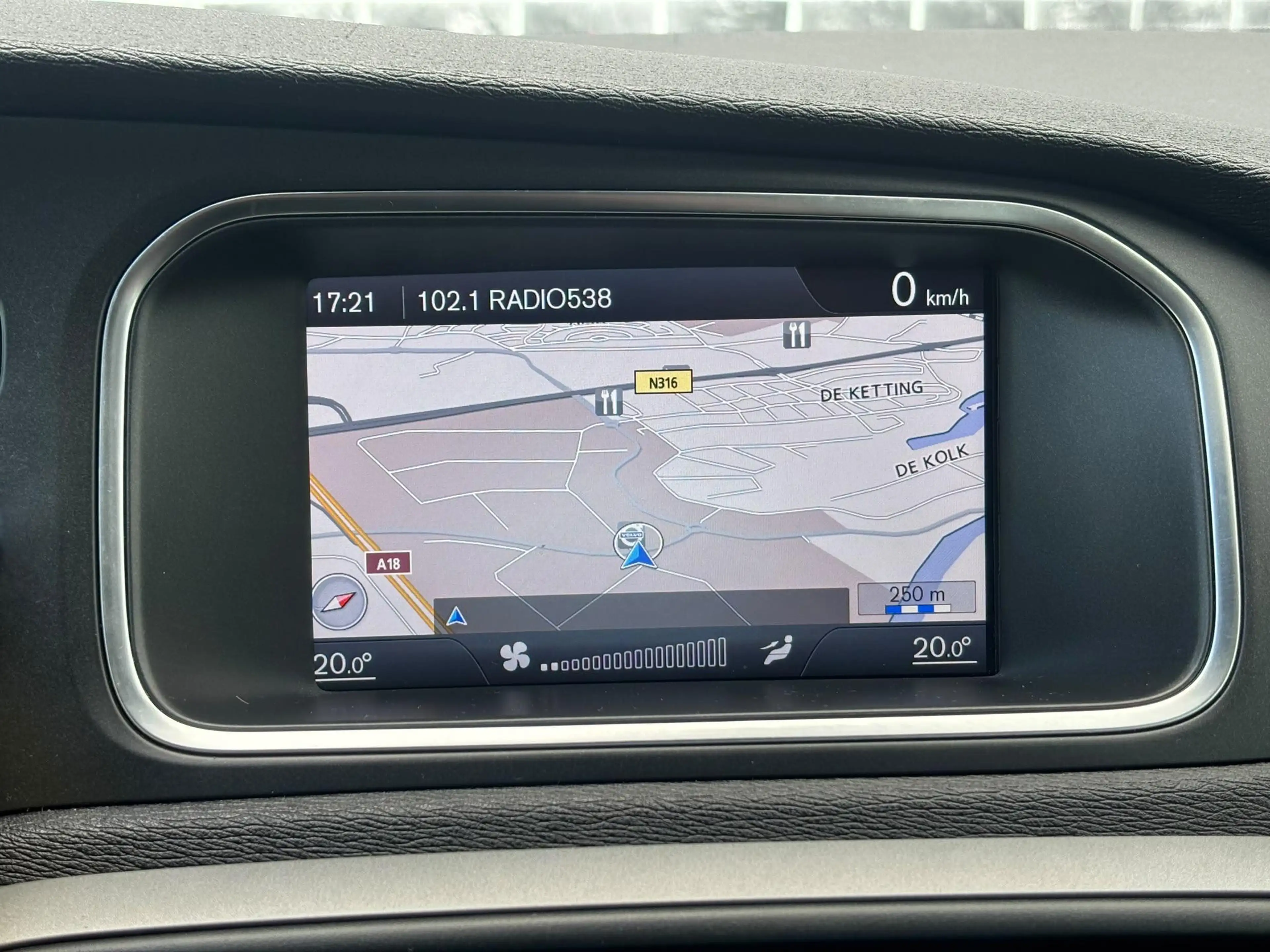 Volvo V40 1.6 T3 Kinetic | Trekhaak | RTI Navigatie | High P — photo 9