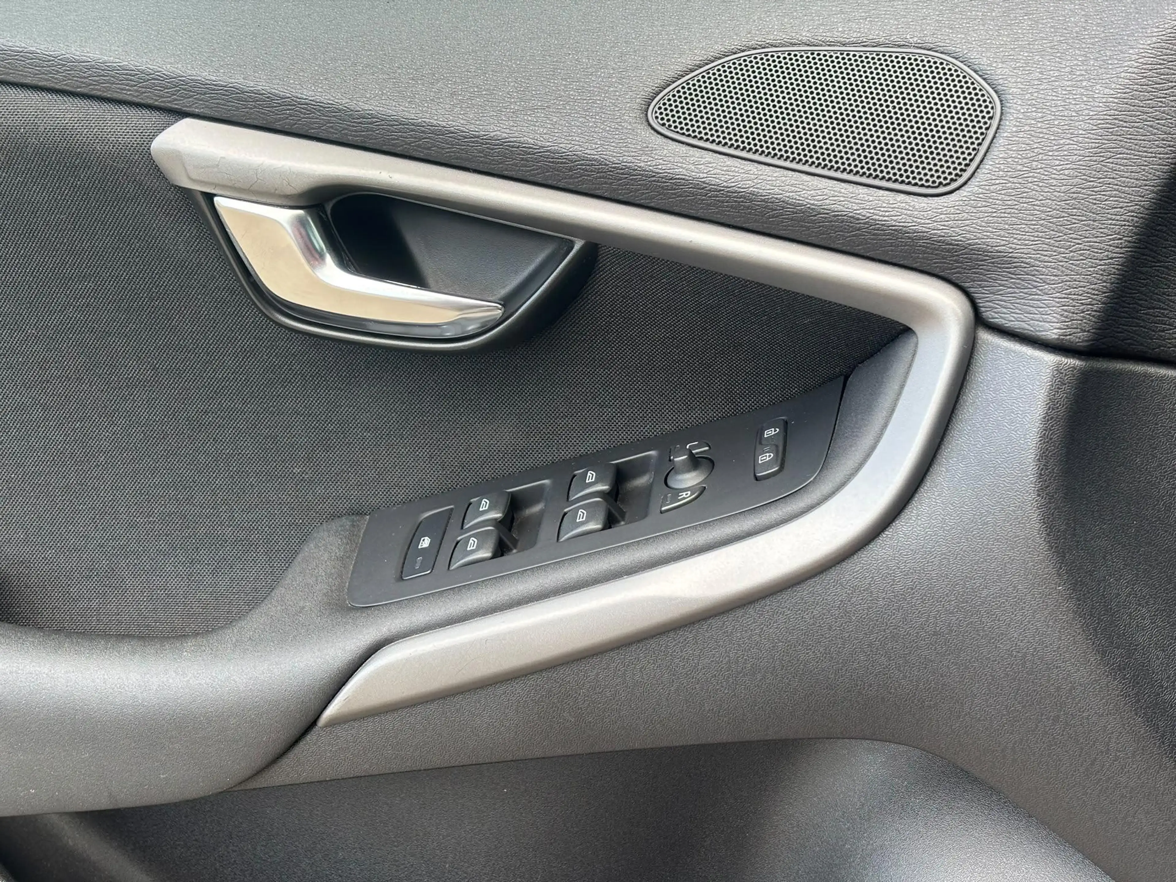 Volvo V40 1.6 T3 Kinetic | Trekhaak | RTI Navigatie | High P — photo 14