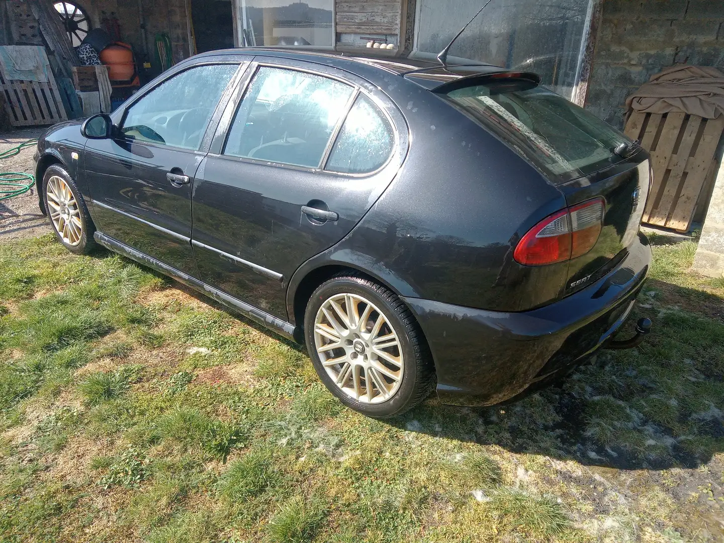 SEAT Leon Leon 1.9 TDi Comfort Noir - 1