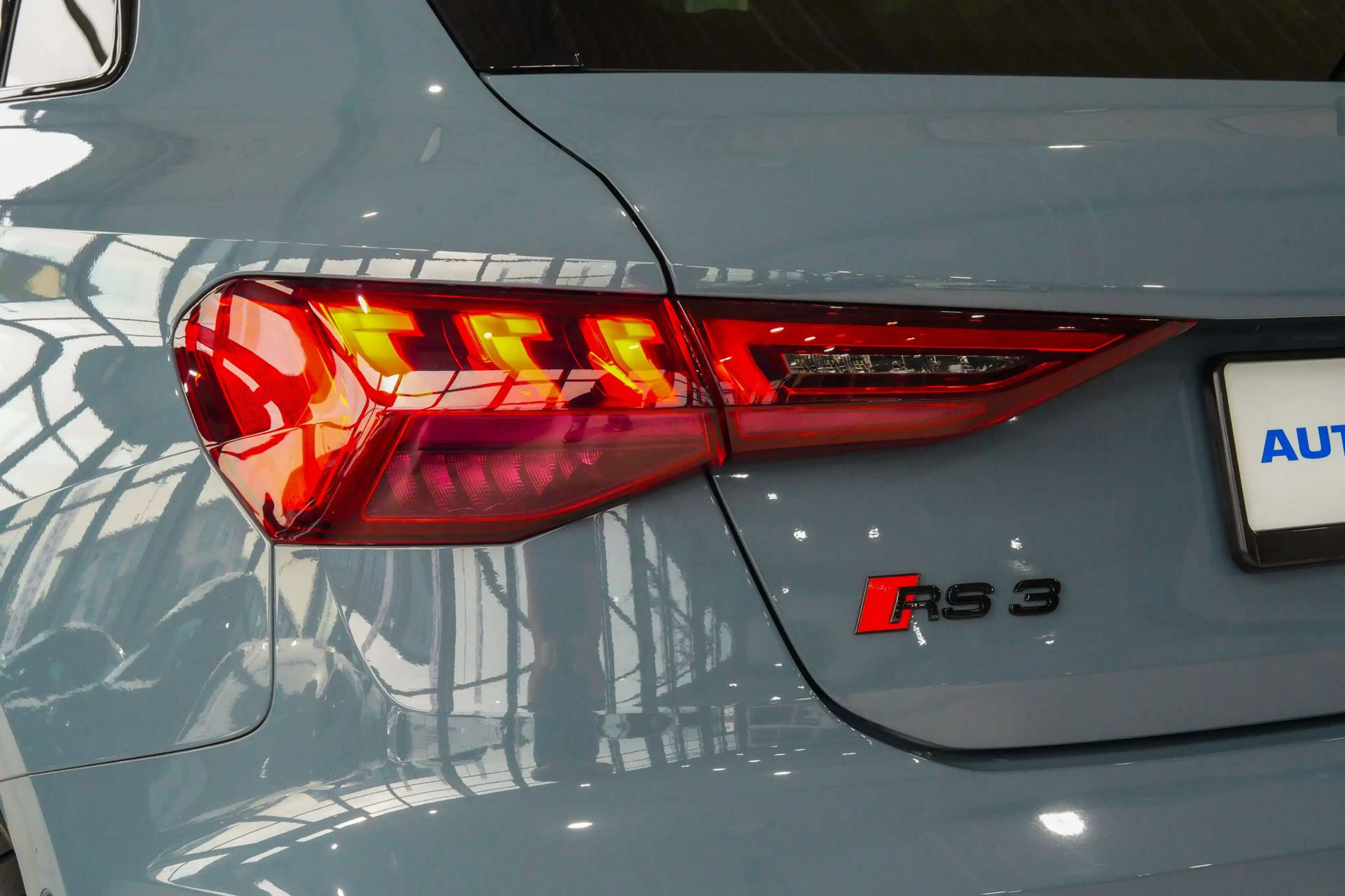 Audi RS3 Sportback quattro*SPORTSITZE*B&O*MATRIX*HUD — photo 12
