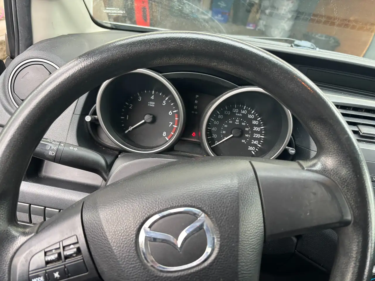 Mazda 5 снимка Mazda 5