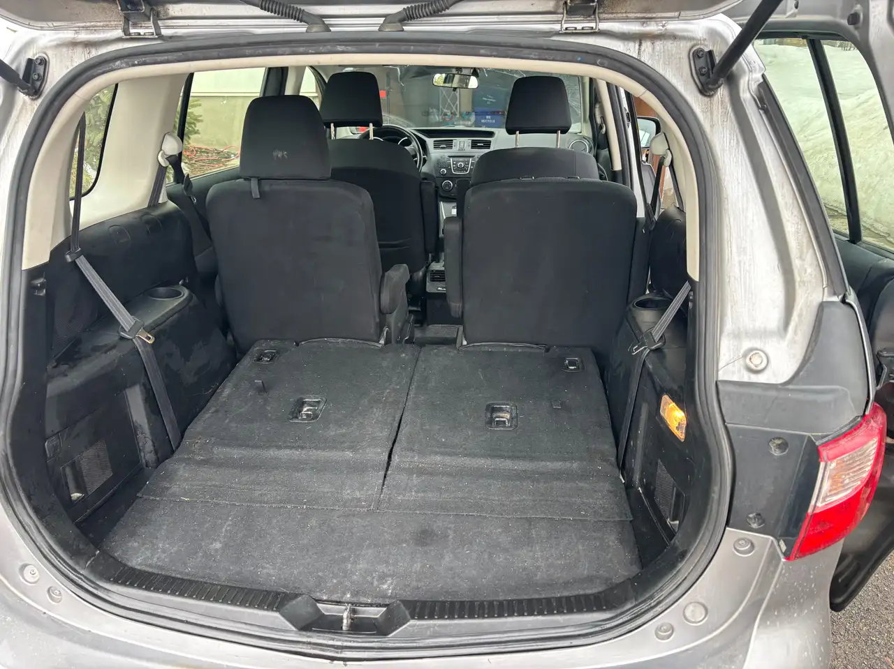 Mazda 5 снимка Mazda 5