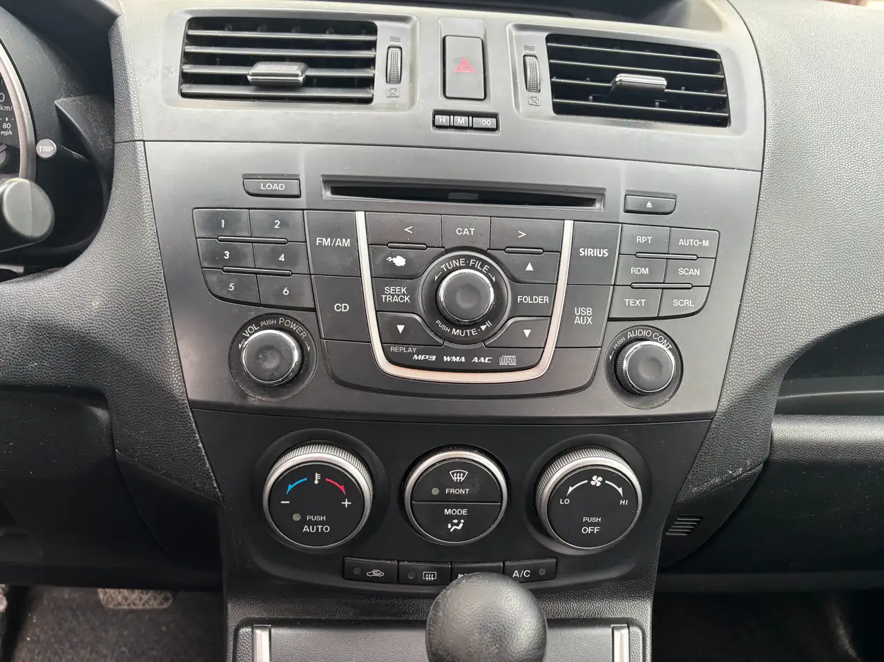 Mazda 5 снимка Mazda 5