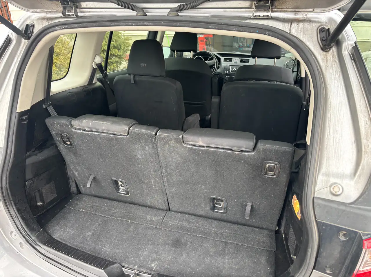 Mazda 5 снимка Mazda 5