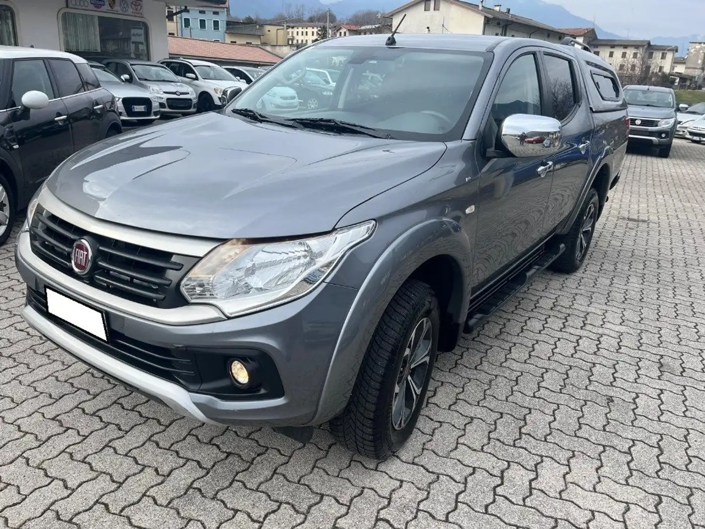 Fiat Fullback 2.4 180CV Doppia Cabina aut. LX hard top Gri - 1