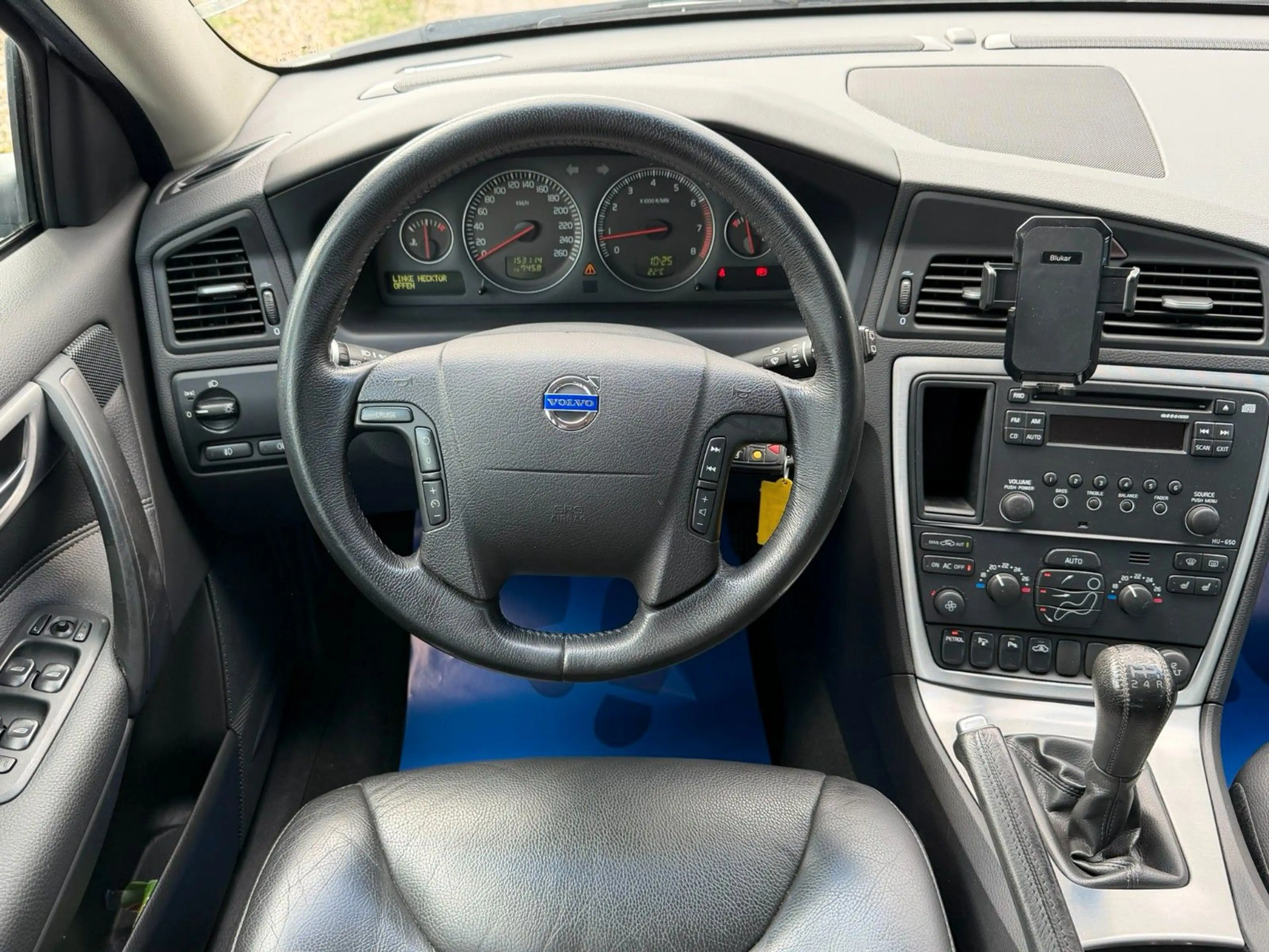 Volvo V70 2.4 Momentum *SitzH*Klimaaut*MFL* TÜV Neu — photo 12
