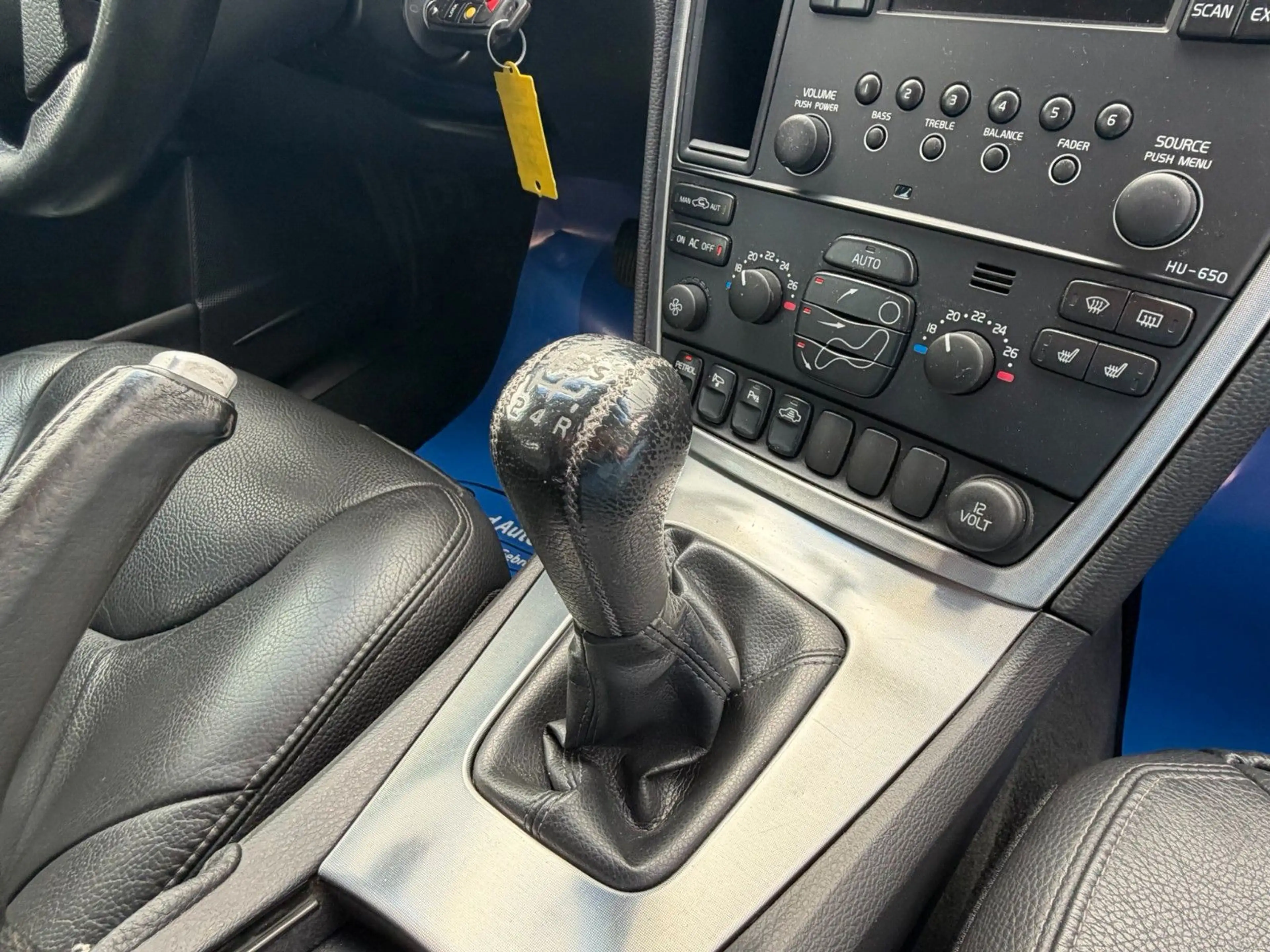 Volvo V70 2.4 Momentum *SitzH*Klimaaut*MFL* TÜV Neu — photo 15
