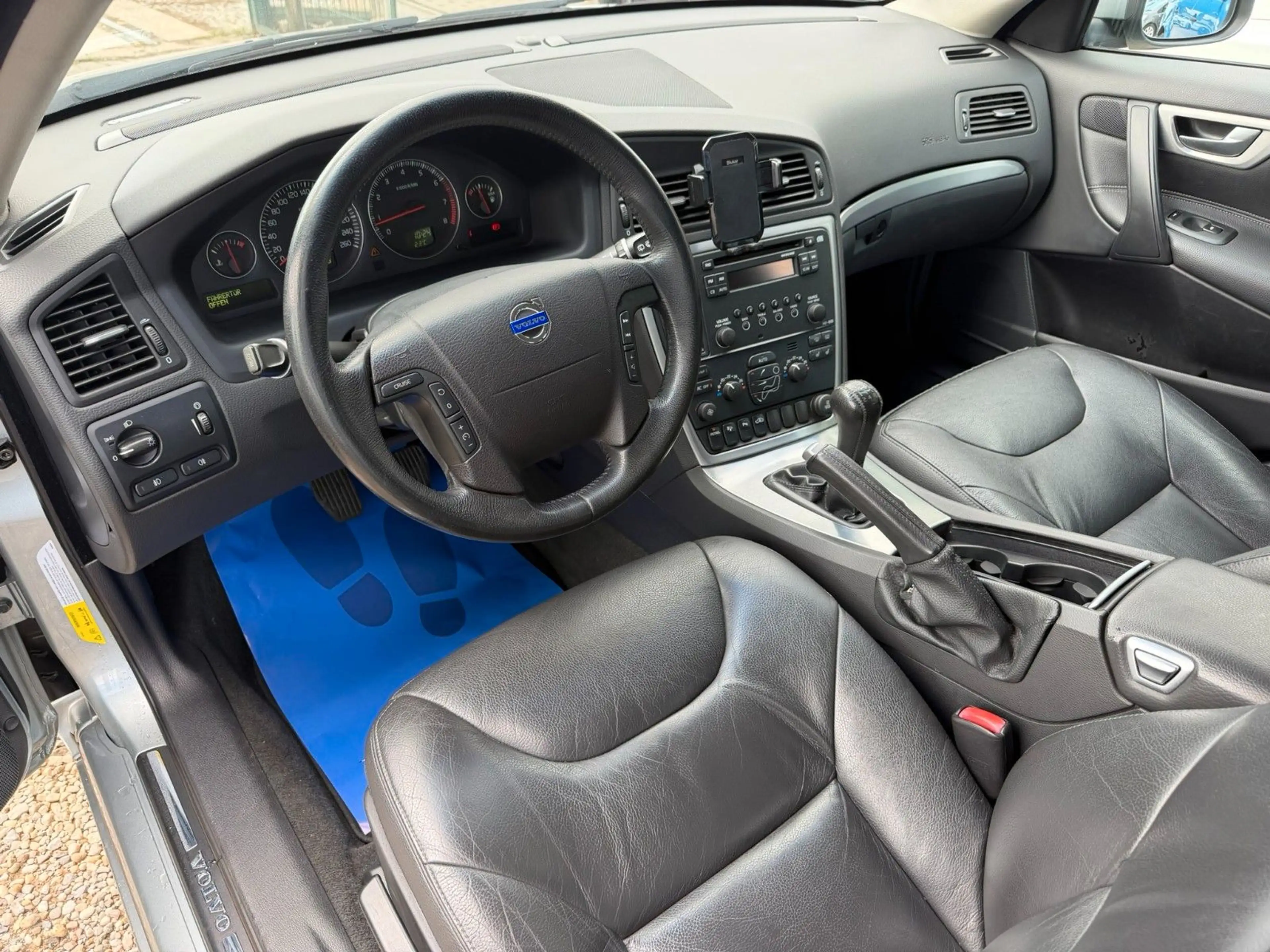 Volvo V70 2.4 Momentum *SitzH*Klimaaut*MFL* TÜV Neu — photo 10