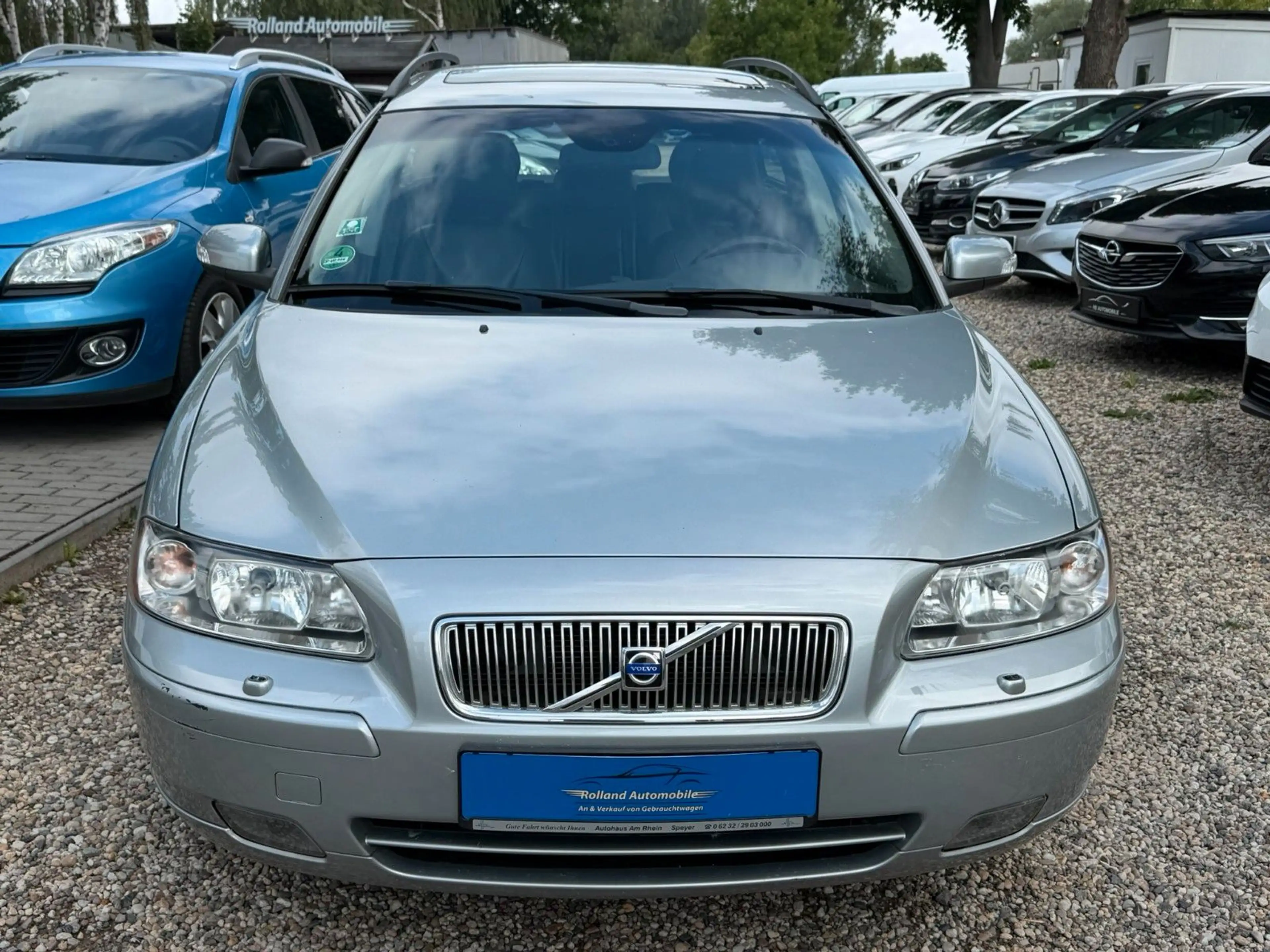 Volvo V70 2.4 Momentum *SitzH*Klimaaut*MFL* TÜV Neu — photo 3