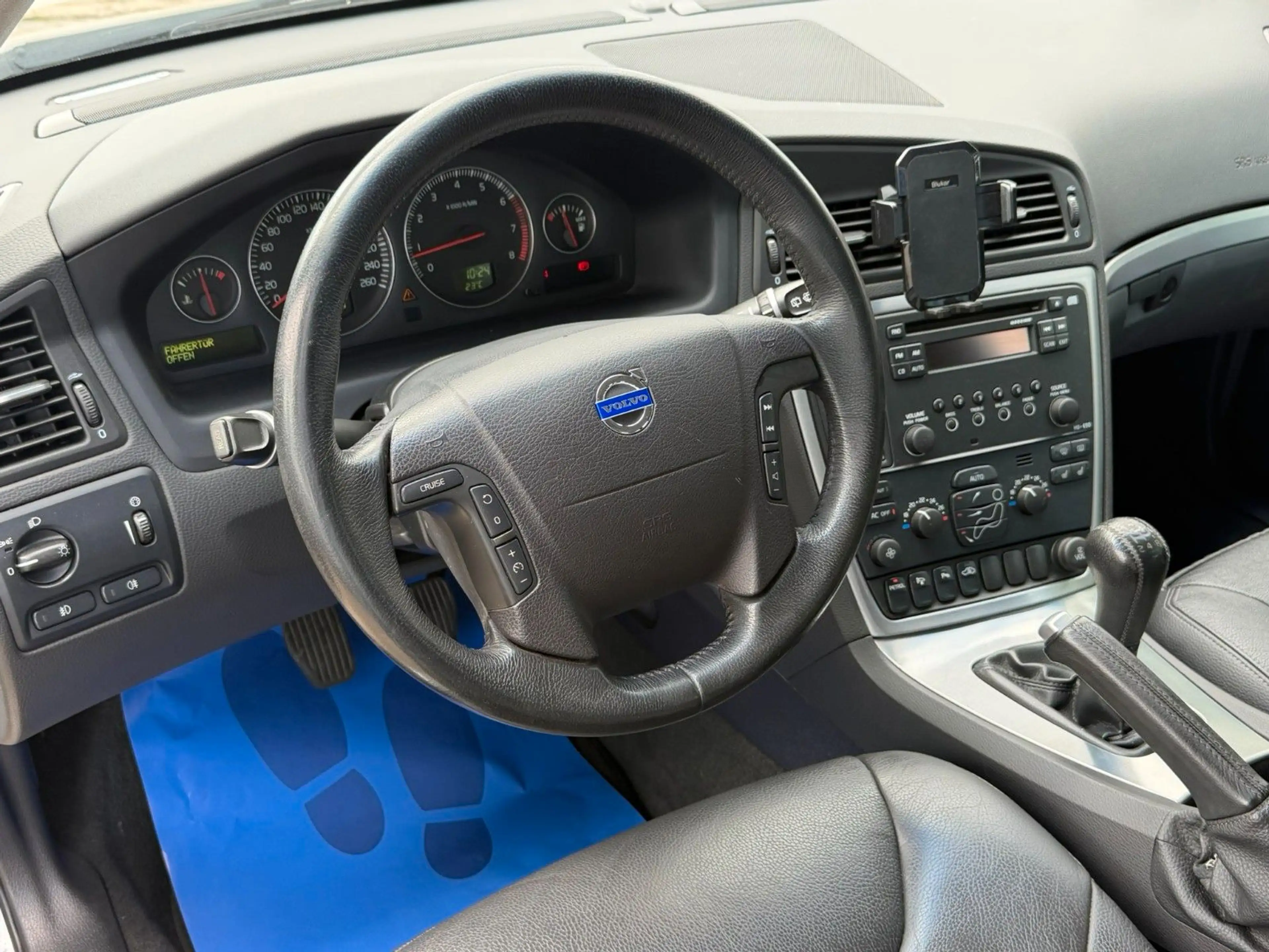 Volvo V70 2.4 Momentum *SitzH*Klimaaut*MFL* TÜV Neu — photo 11
