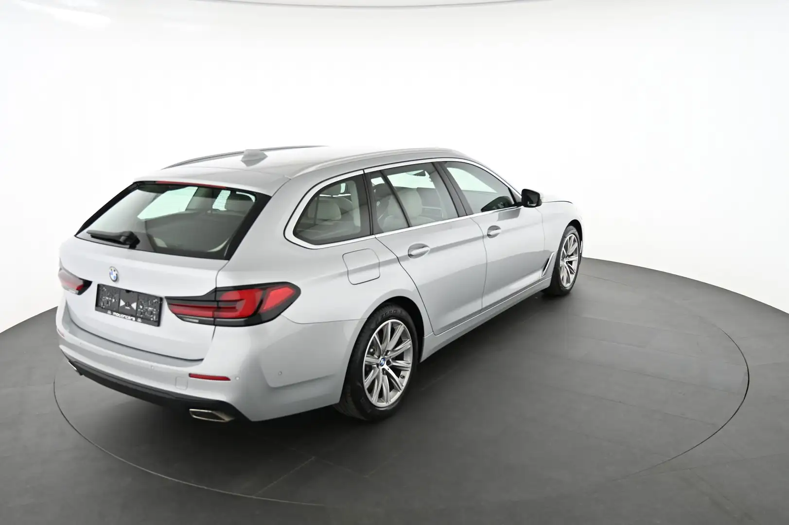 BMW 530 - 530 d 3.0 aut. Sport Line SW Pickerl NEU Silber - 2